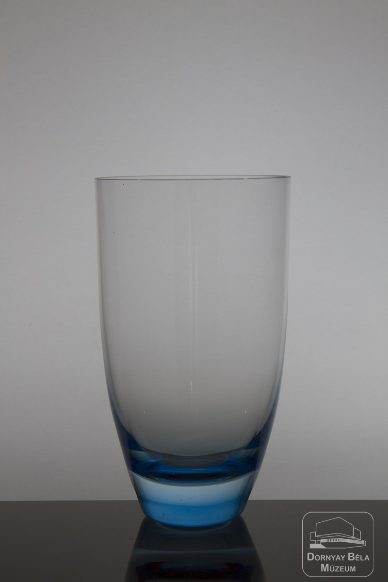 Koktélos pohár (Dornyay Béla Múzeum, Salgótarján CC BY-NC-SA)