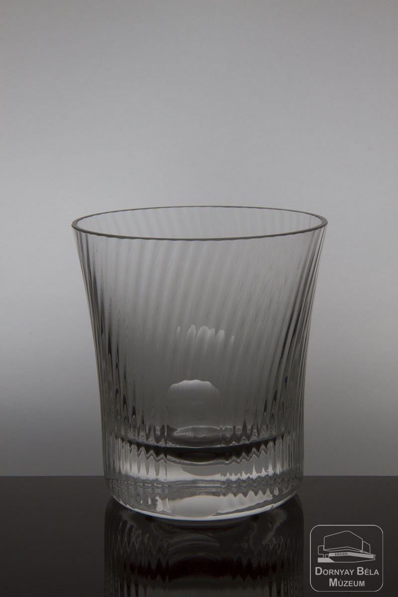 Whiskys pohár (Dornyay Béla Múzeum, Salgótarján CC BY-NC-SA)