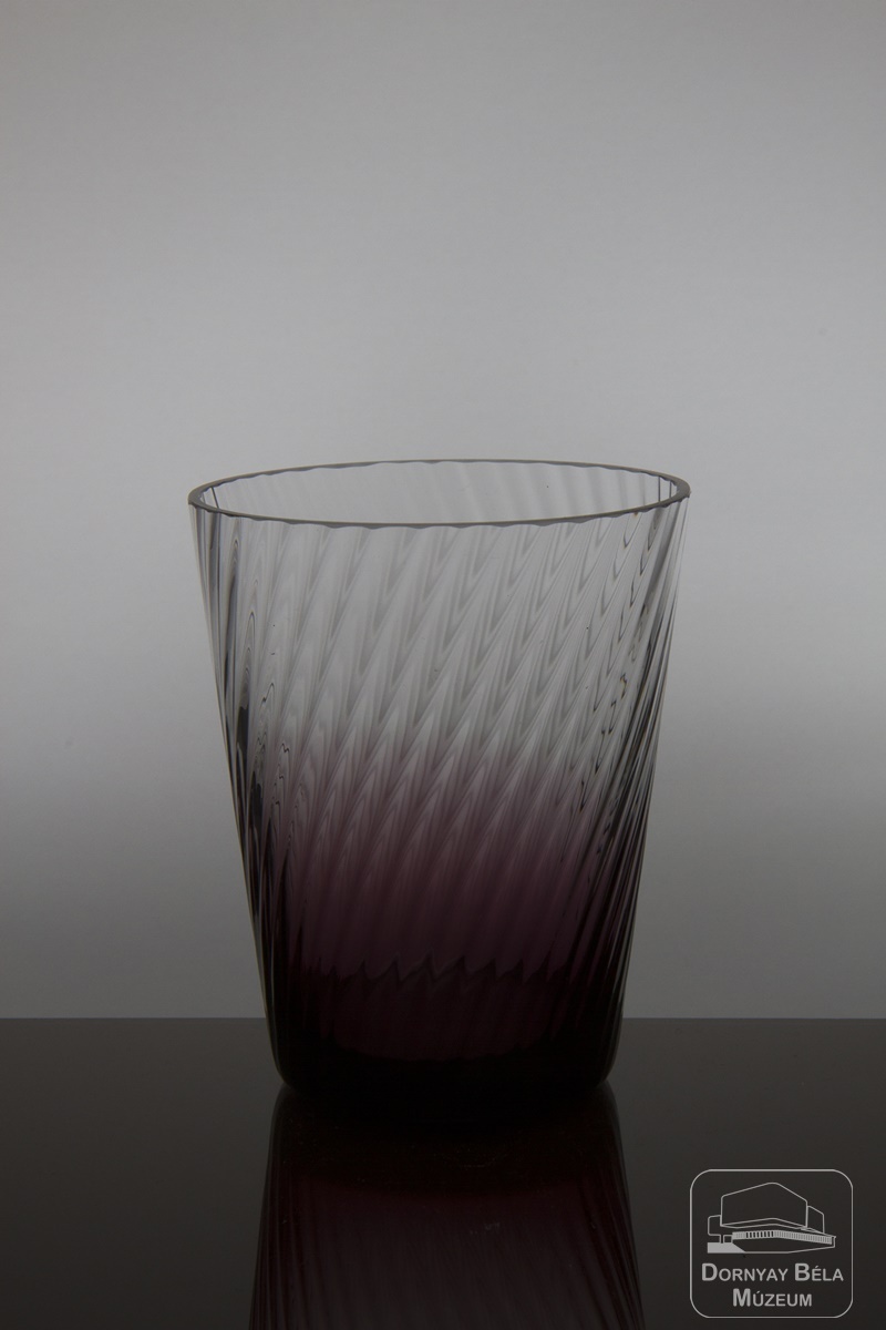 Vizes pohár (Dornyay Béla Múzeum, Salgótarján CC BY-NC-SA)