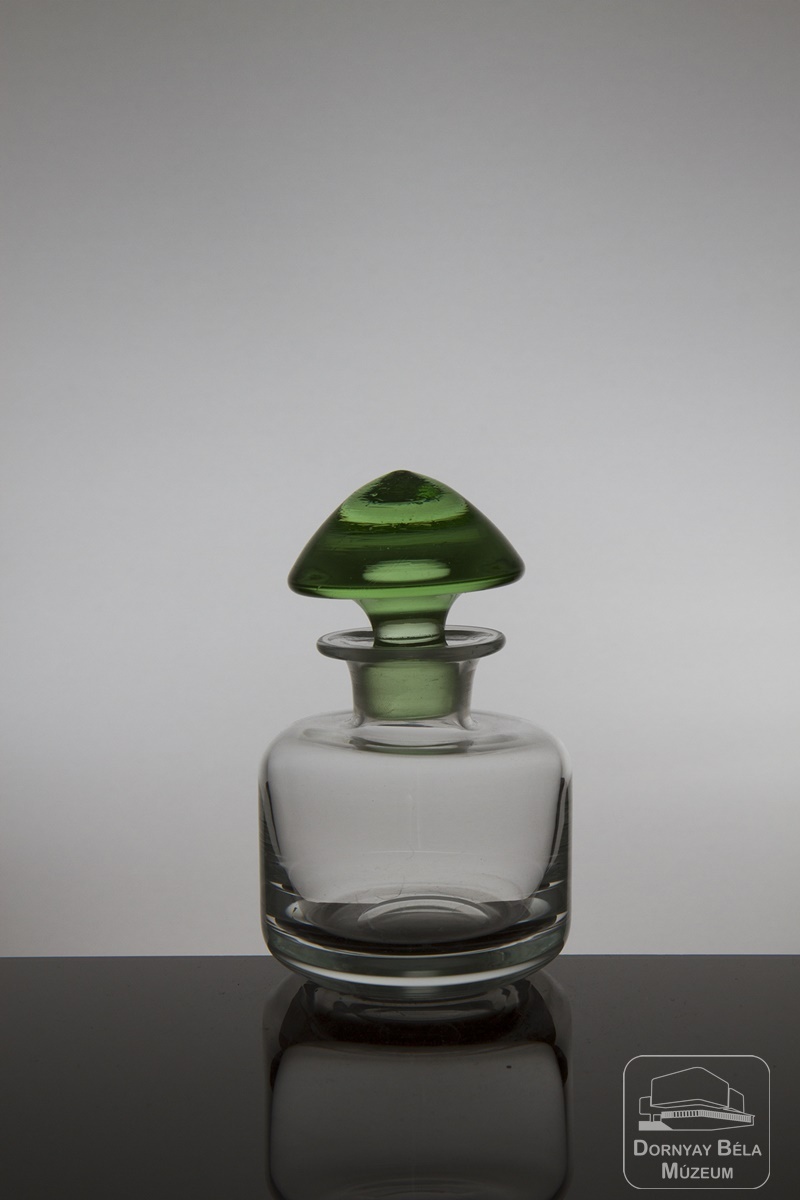 Parfümös üveg dugója (Dornyay Béla Múzeum, Salgótarján CC BY-NC-SA)