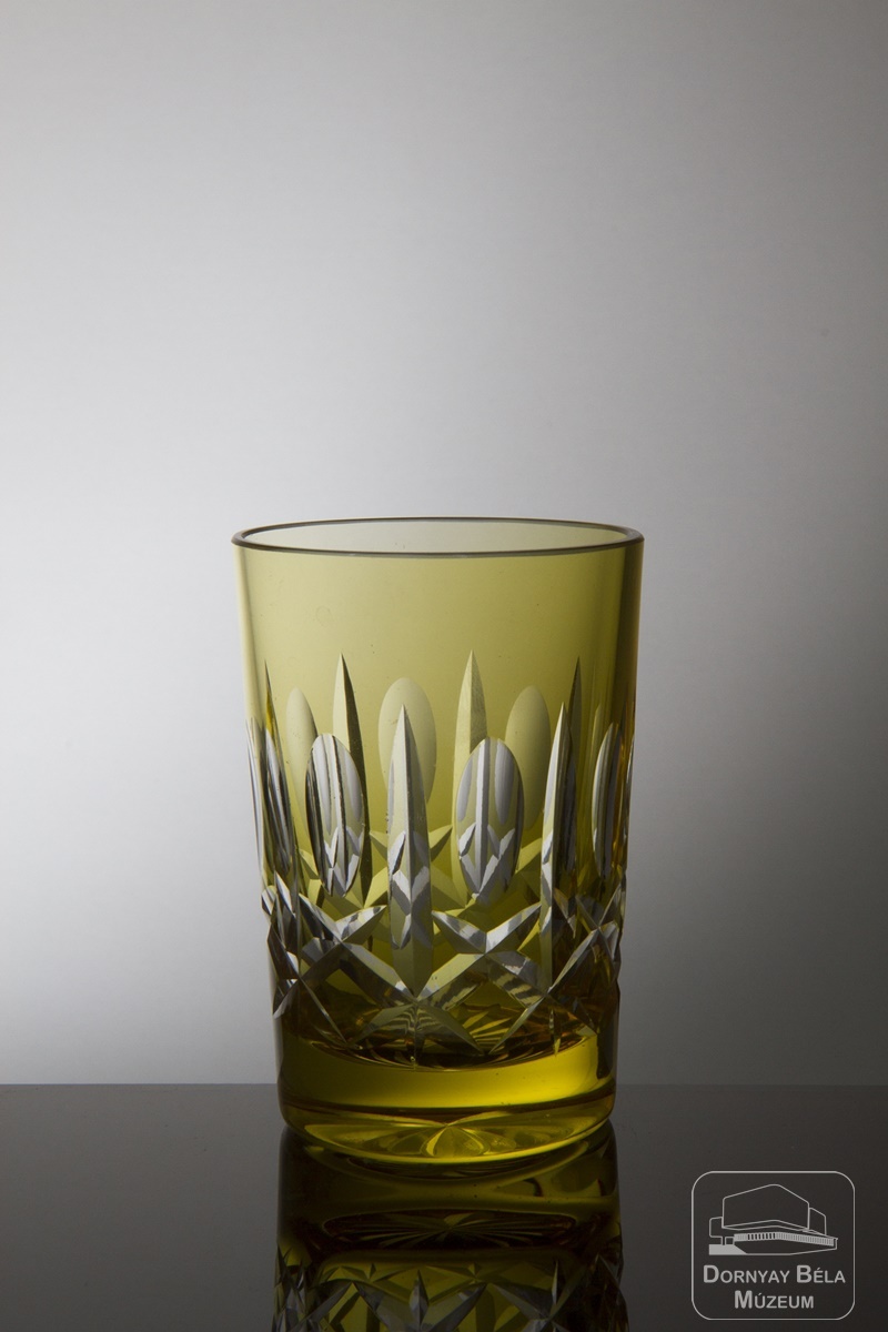 Rőmer pohár (Dornyay Béla Múzeum, Salgótarján CC BY-NC-SA)