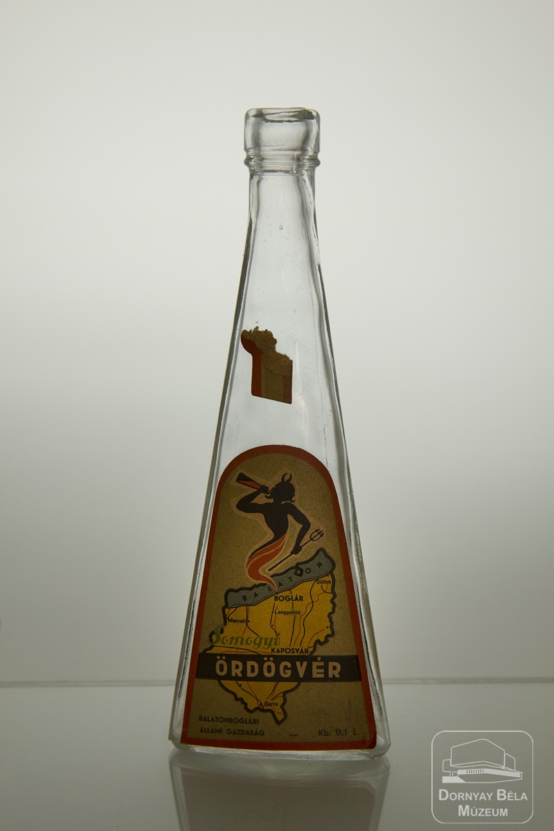 Boros üveg (Dornyay Béla Múzeum, Salgótarján CC BY-NC-SA)