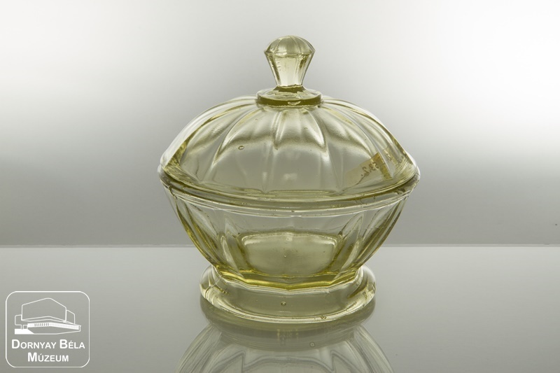 Cukortartó üveg (Dornyay Béla Múzeum, Salgótarján CC BY-NC-SA)
