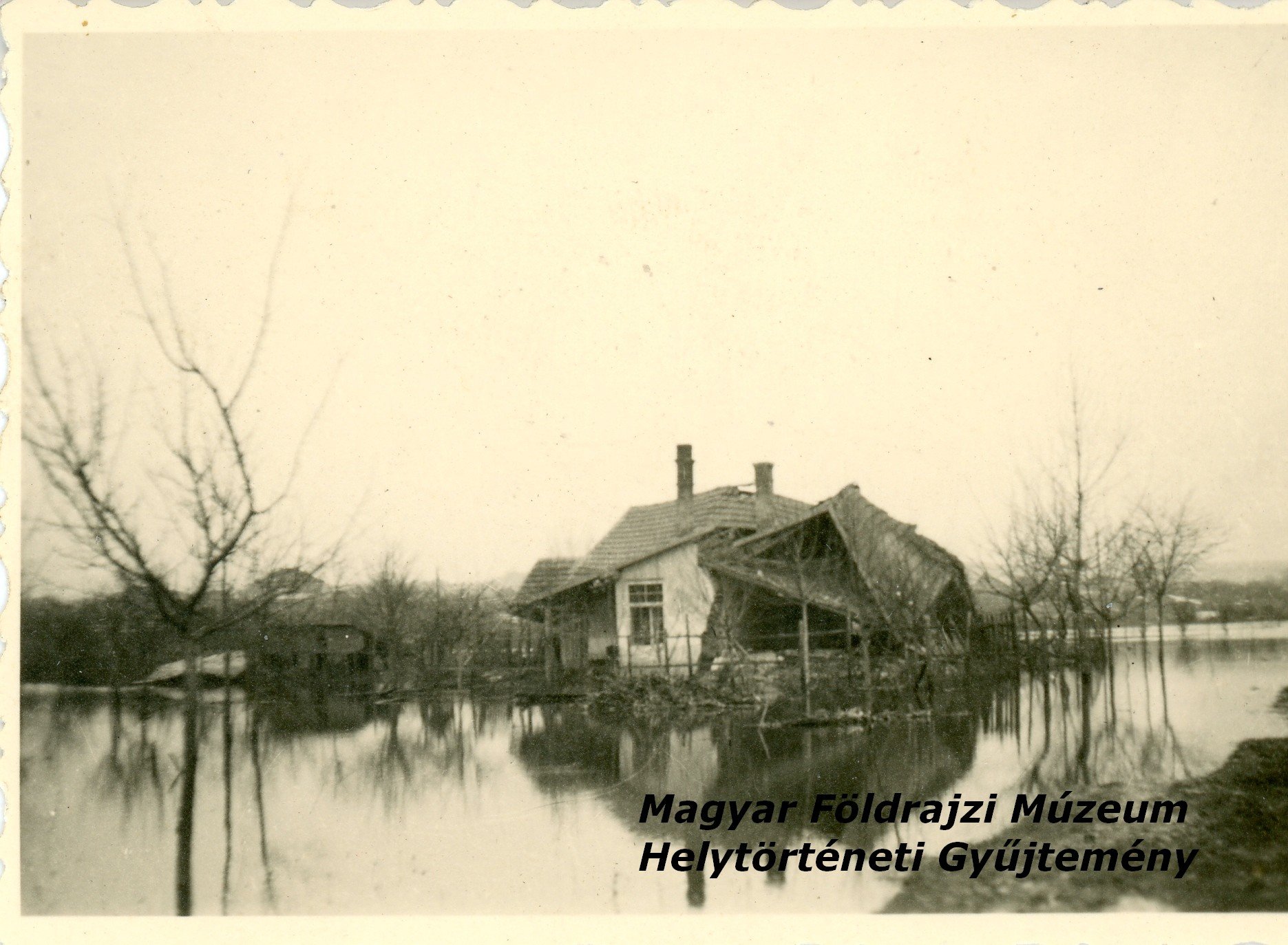 Az 1942-es árvízben elpusztult épület (Magyar Földrajzi Múzeum CC BY-NC-SA)