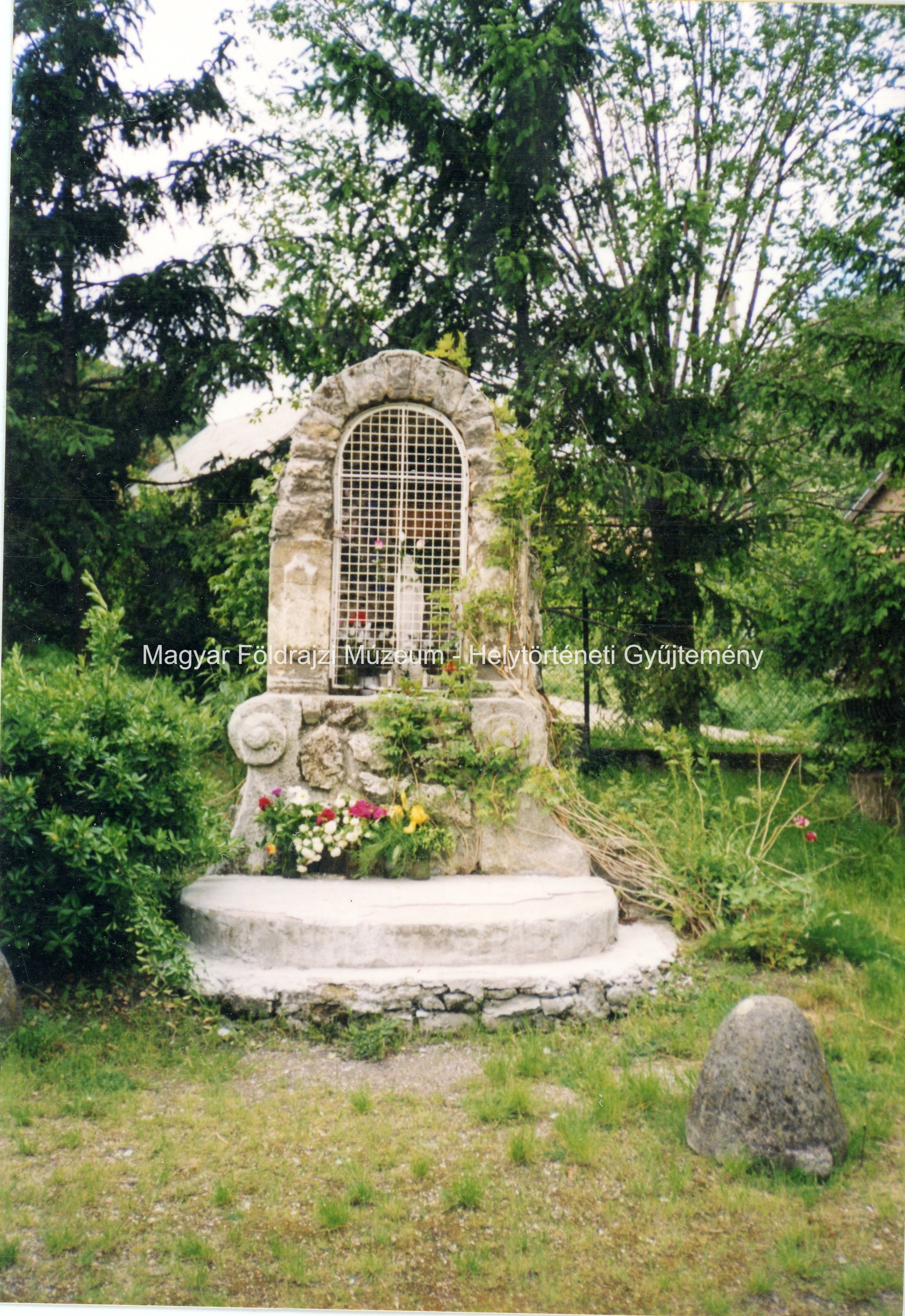 Lourdes- Szűz Mária szobor (Magyar Földrajzi Múzeum CC BY-NC-SA)
