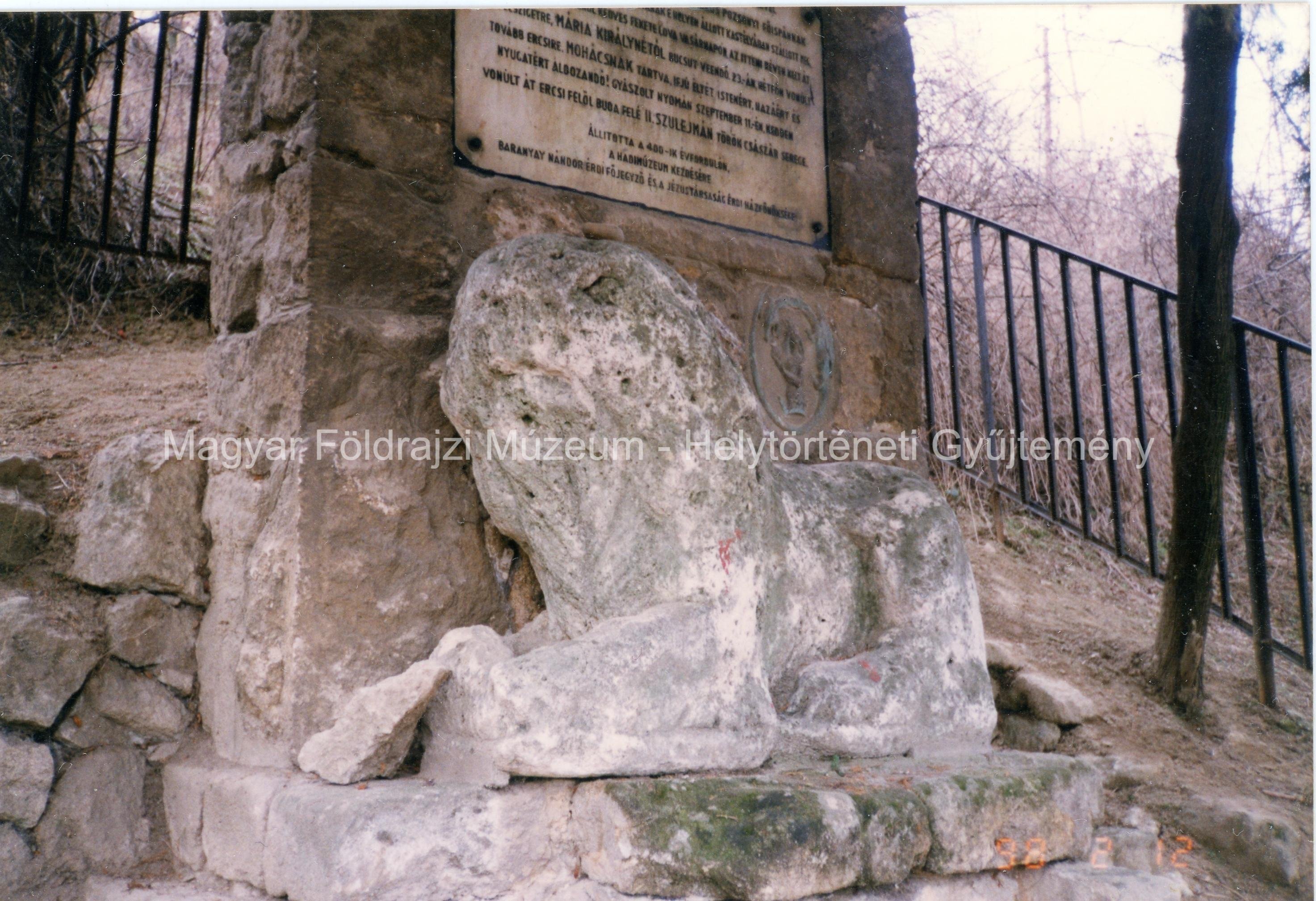 Oroszlán szobor (Magyar Földrajzi Múzeum CC BY-NC-SA)