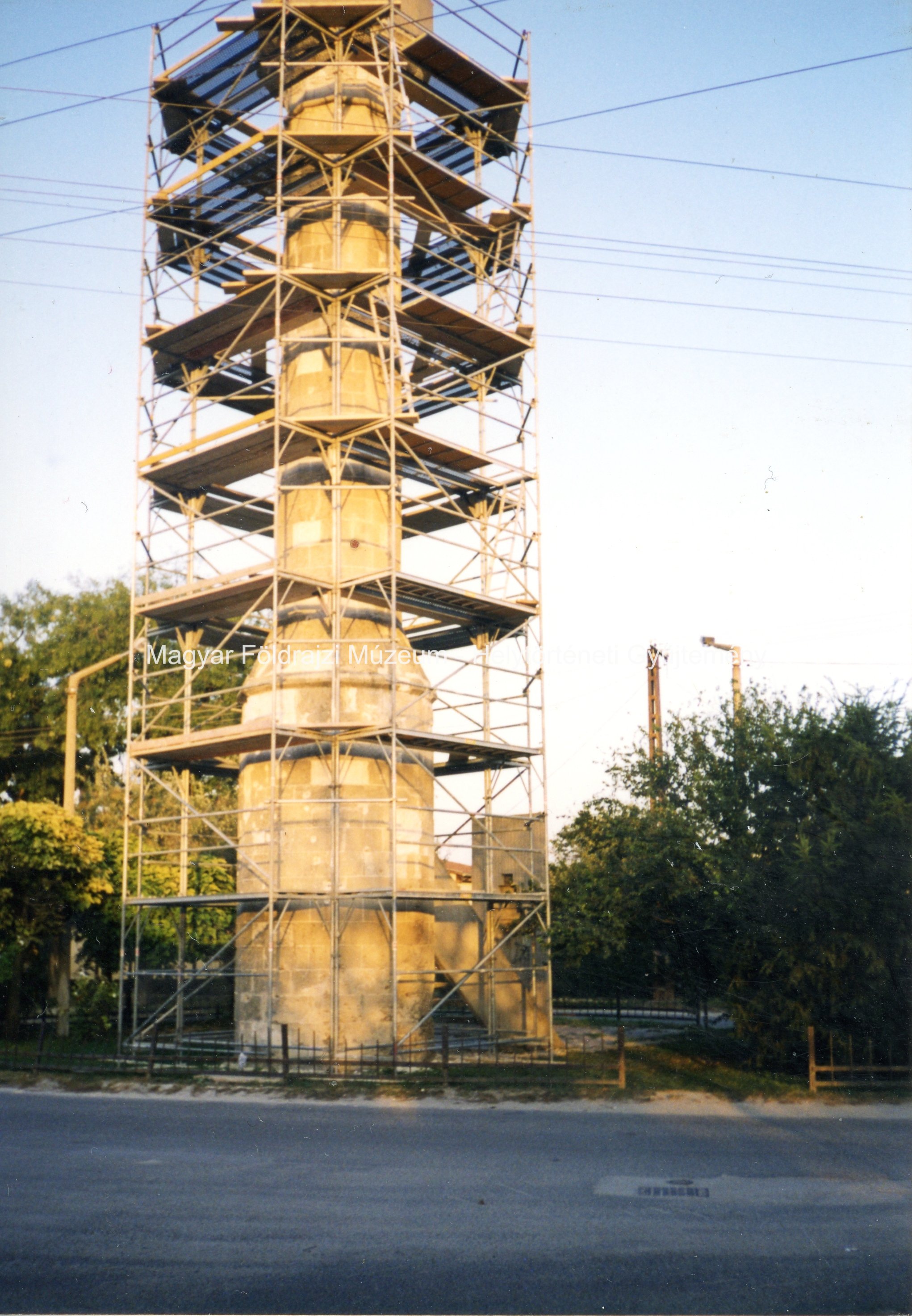 Minaret felújítása (Magyar Földrajzi Múzeum CC BY-NC-SA)