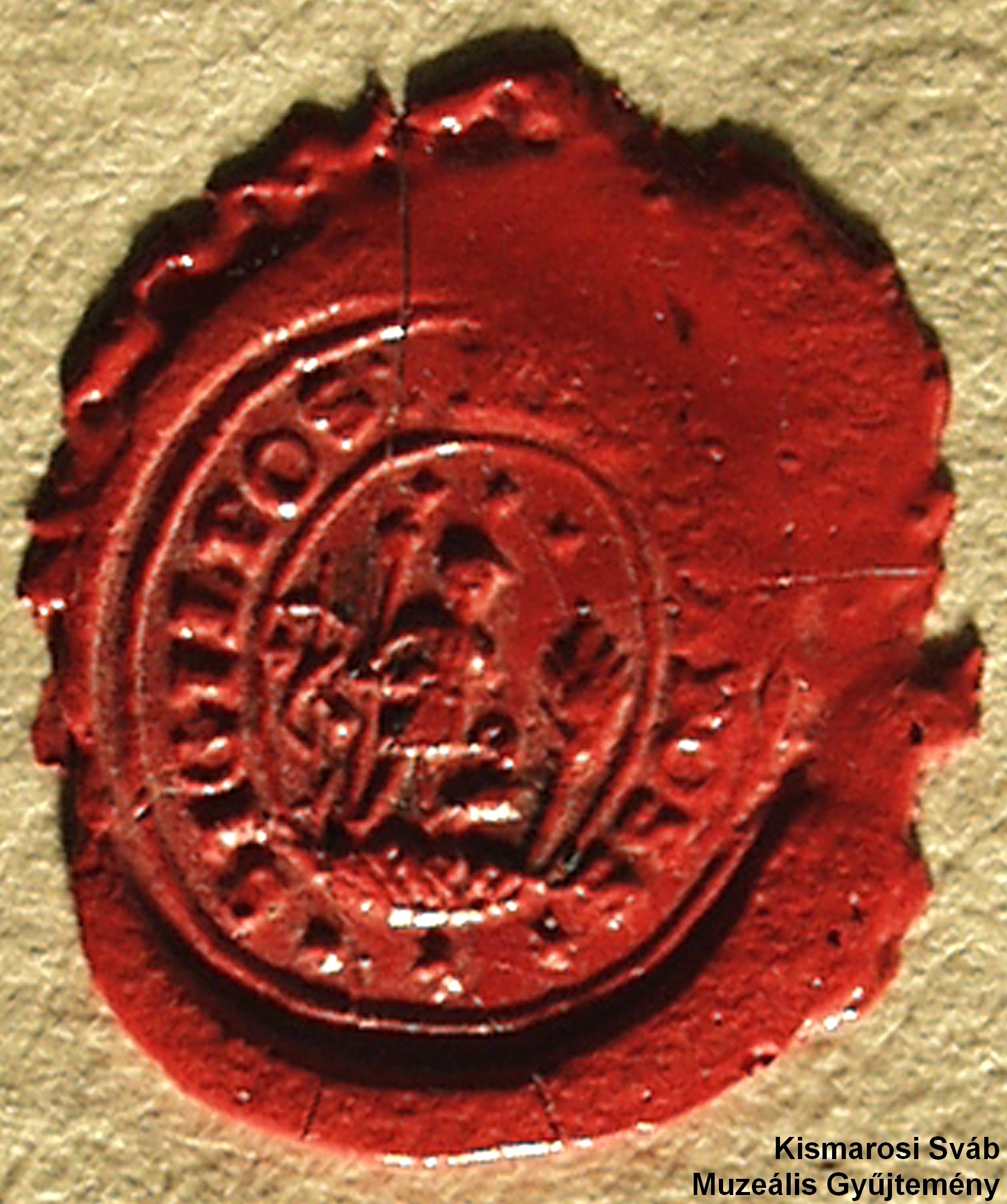 Kismaros történelmi pecsétjének lenyomata (Kismarosi Sváb Muzeális Gyűjtemény RR-F)