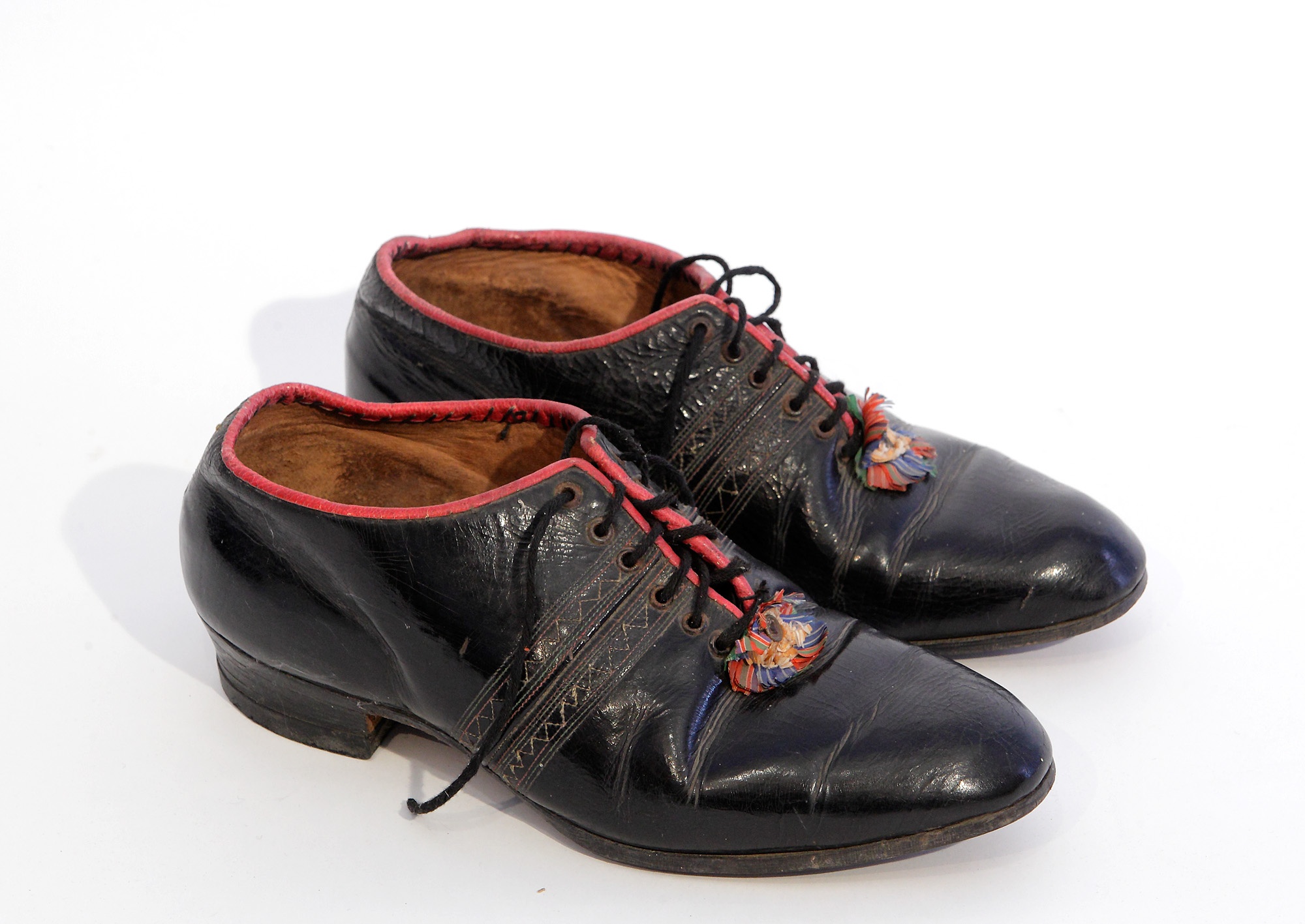 Jobblábas női cipő  /  Praud Sueh (Ceglédberceli Falumúzeum CC BY-NC-SA)