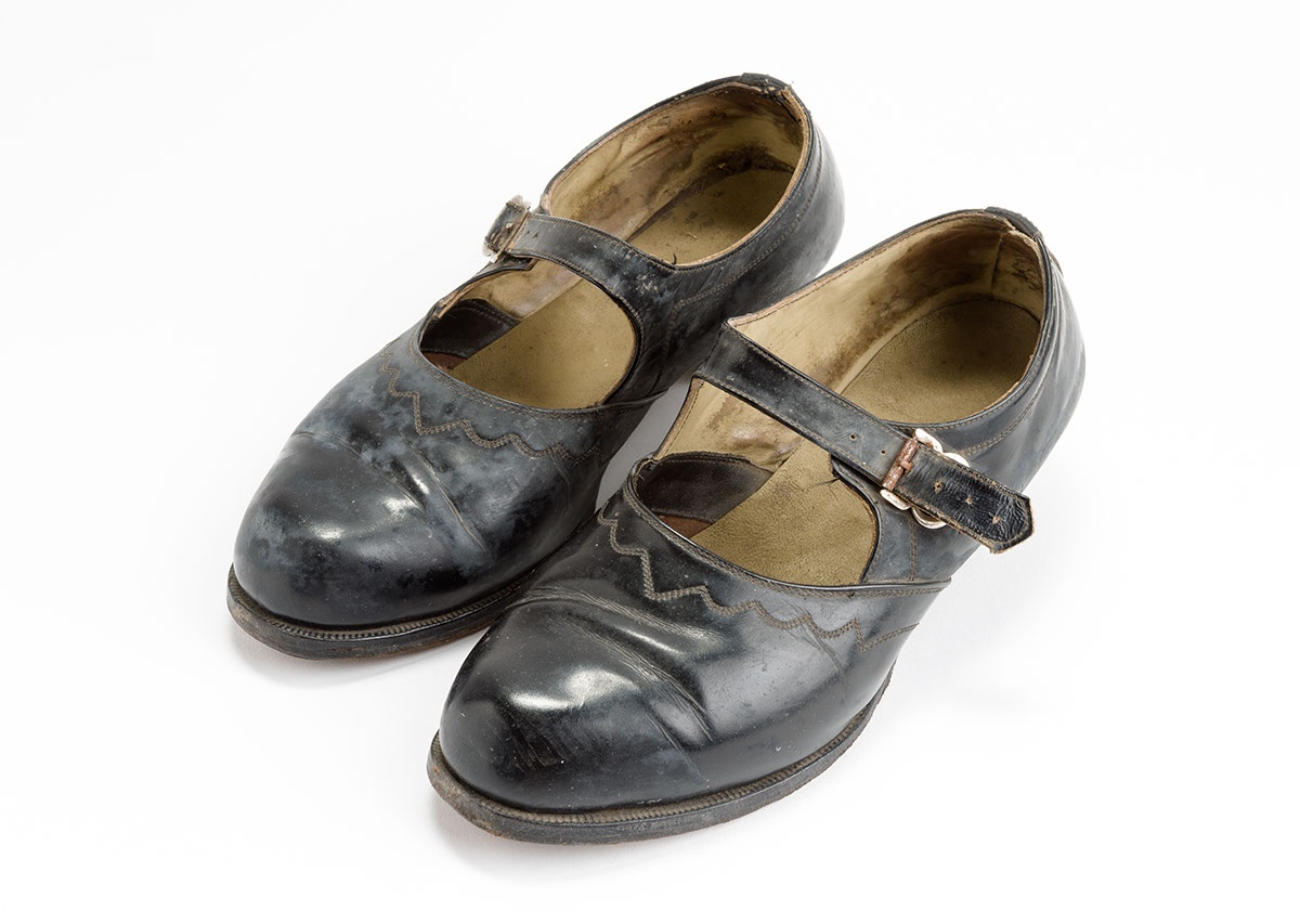 Női cipő (Falumúzeum Iklad CC BY-NC-SA)