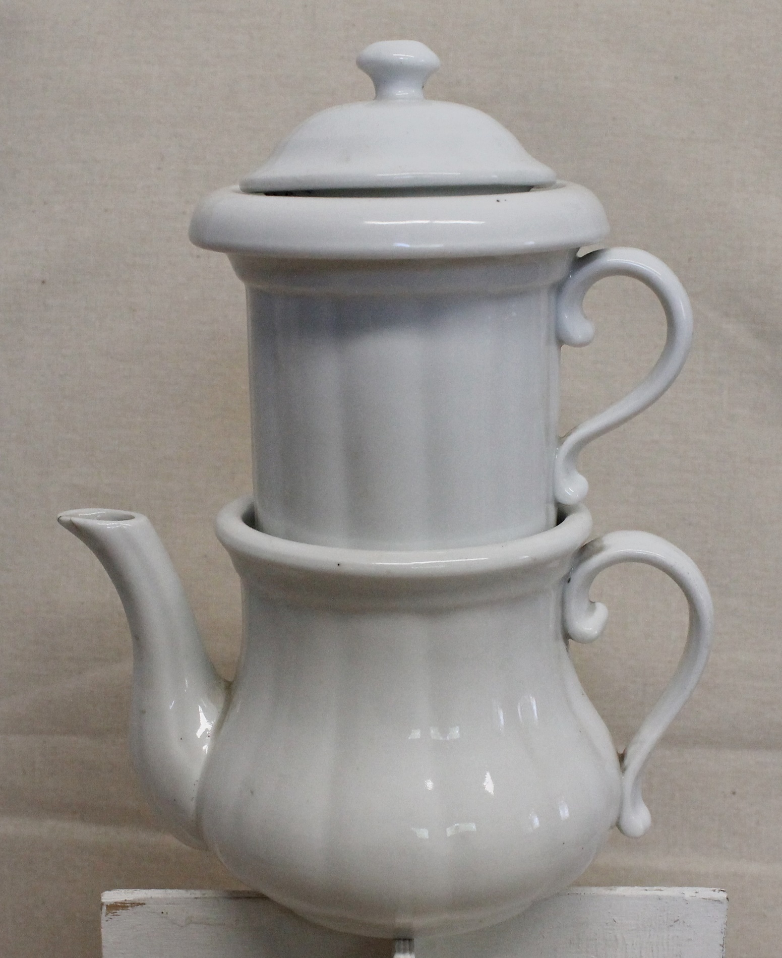 Teafőző edény (Isaszegi Múzeumi Kiállítóhely (Falumúzeum) CC BY-NC-SA)