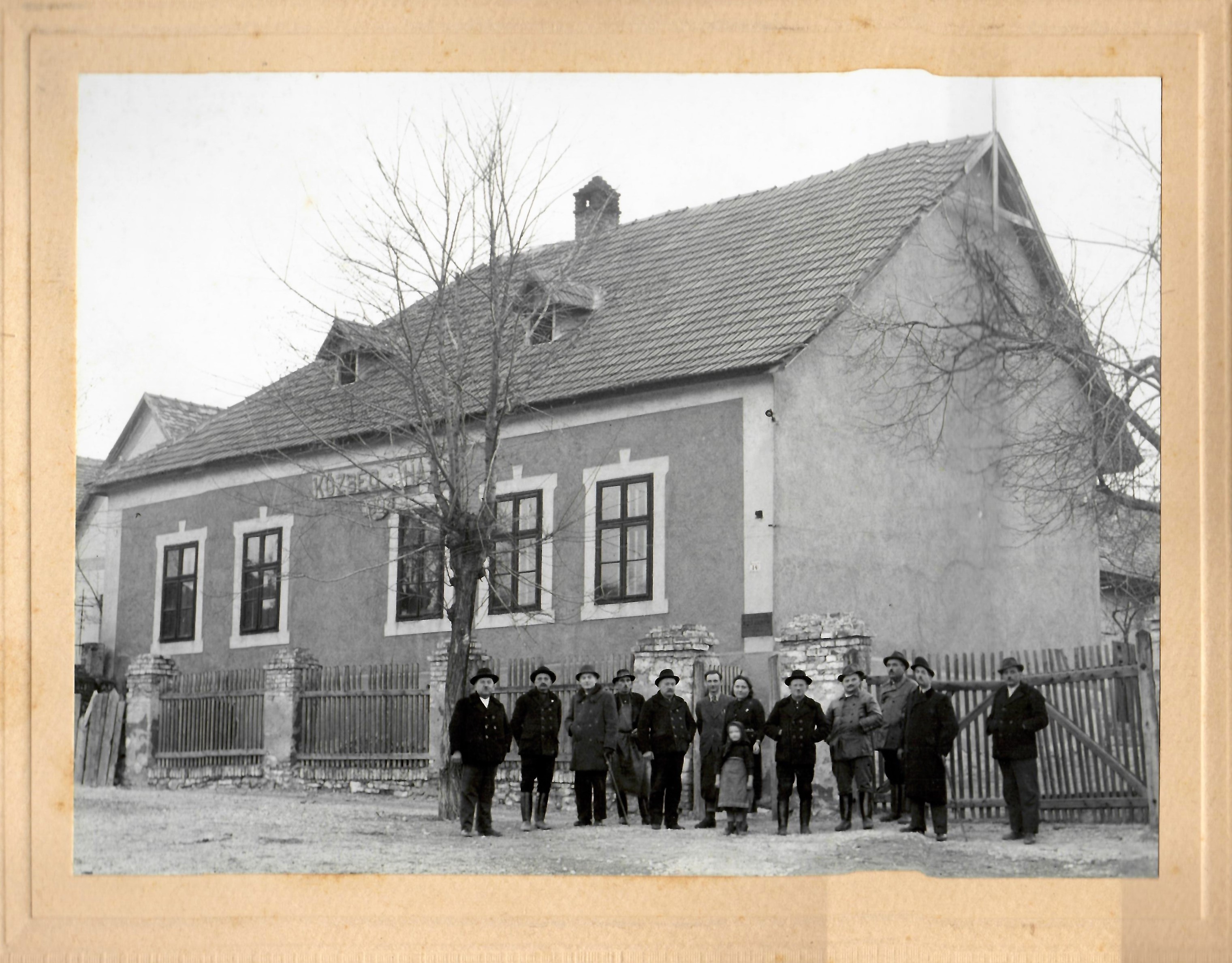 Községháza (Dr. Jablonkay István Helytörténeti Gyűjtemény CC BY-NC-SA)