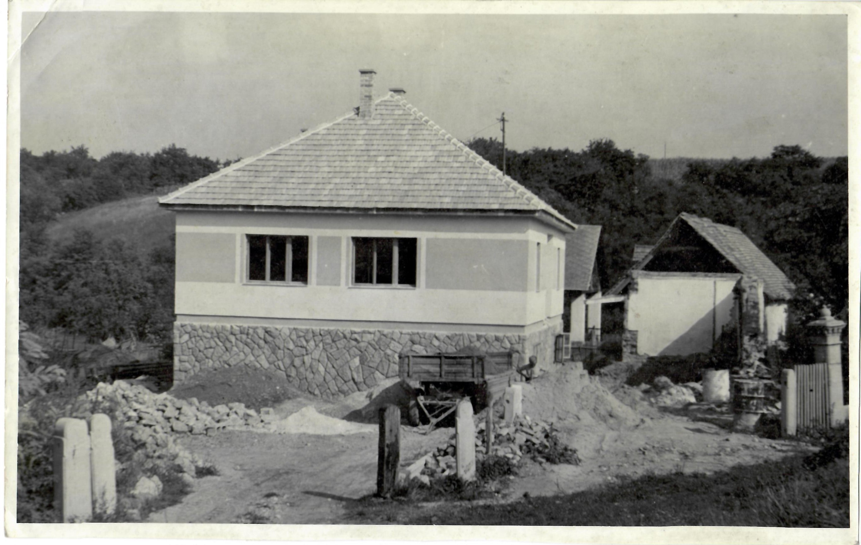 Új ház (Dr. Jablonkay István Helytörténeti Gyűjtemény CC BY-NC-SA)