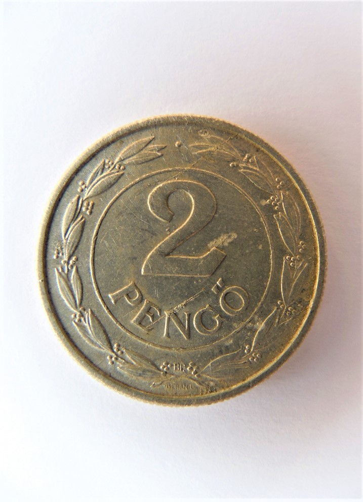 Fém pénz - 2 pengő (Dr. Jablonkay István Helytörténeti Gyűjtemény CC BY-NC-SA)