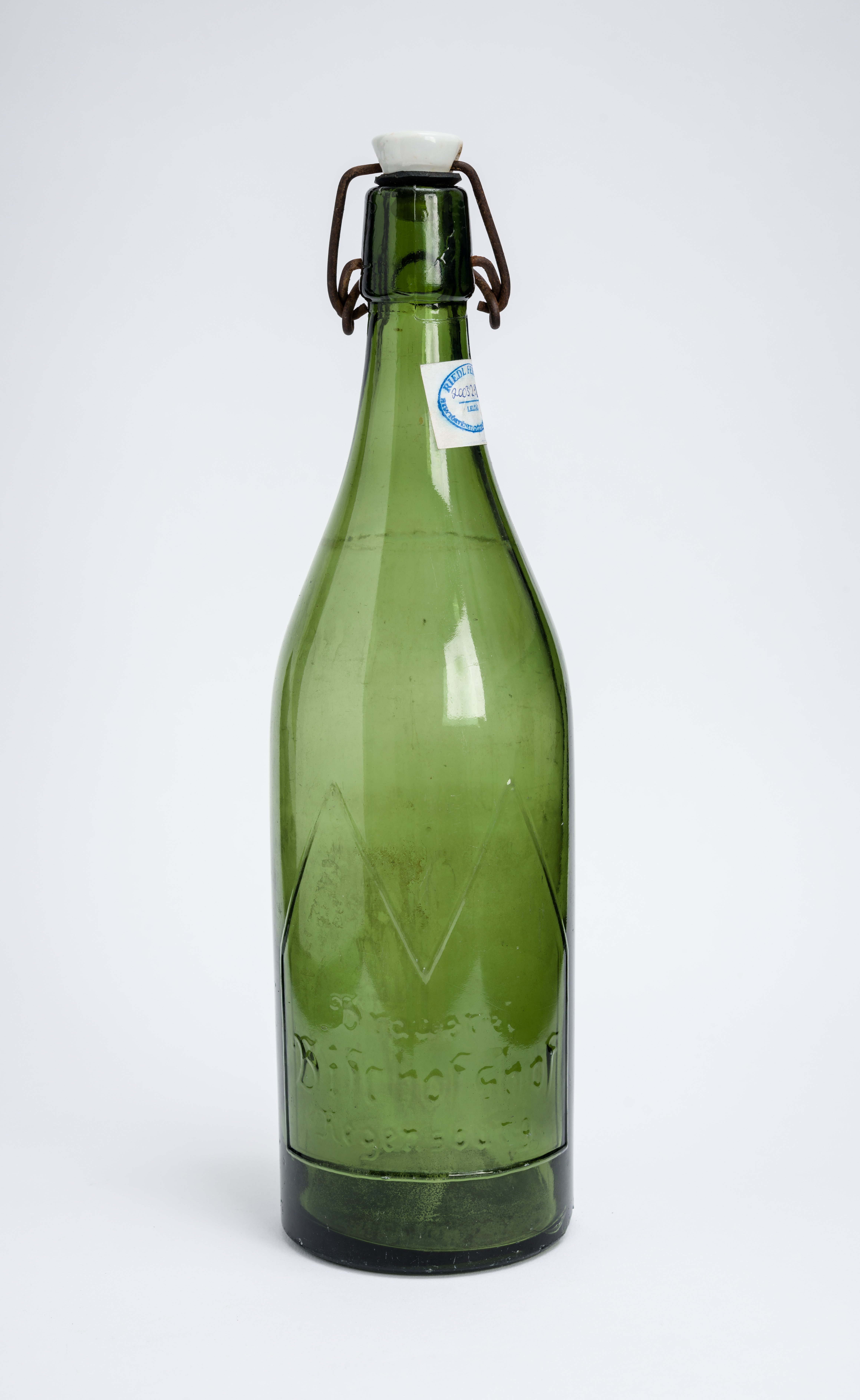 Üvegpalack / Glasflasche (Budaörsi Bleyer Jakab Heimatmuseum CC BY-NC-SA)