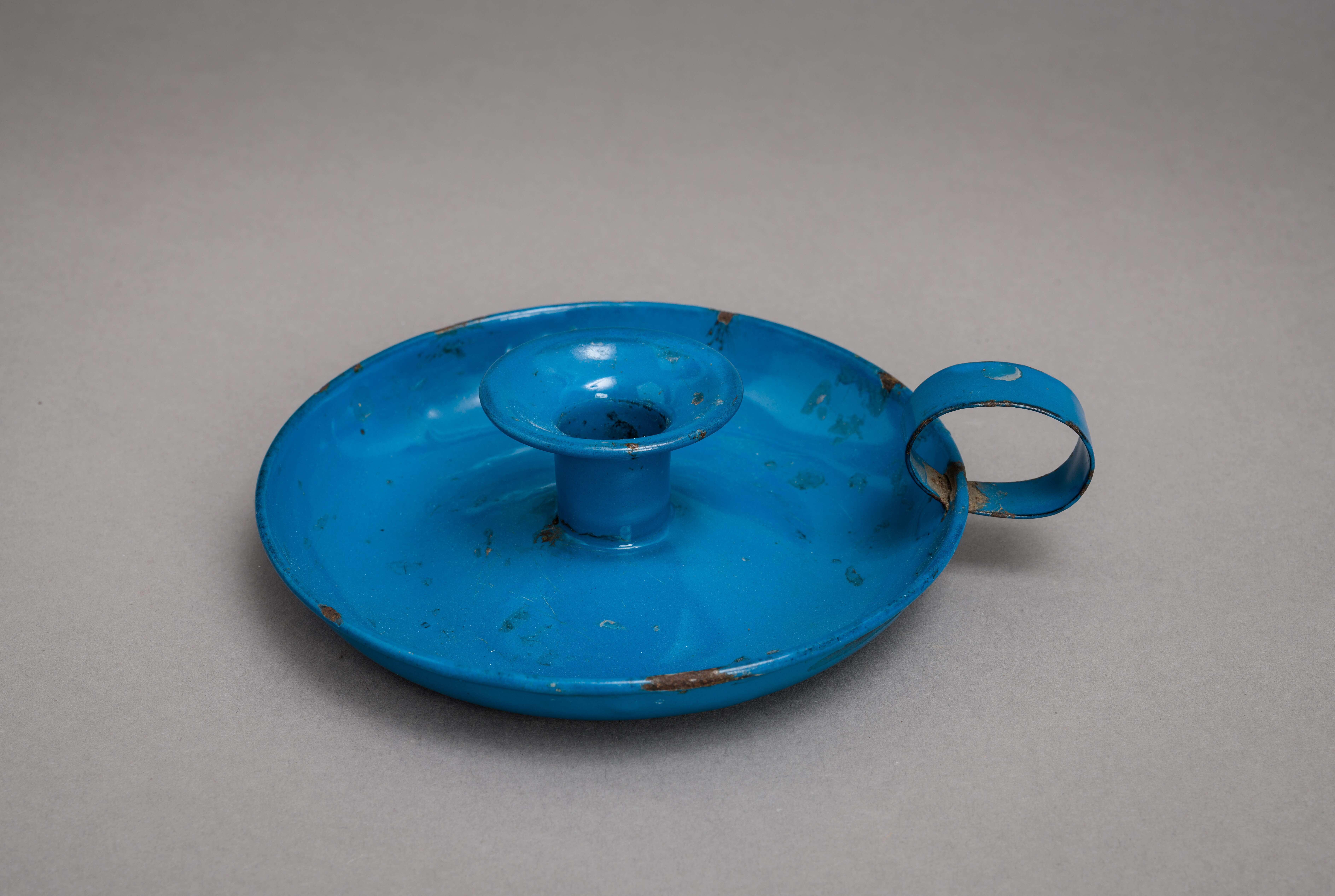 Gyertyatartó; Kerzenhälter; "Kherznbehojda" (Bleyer Jakab Helytörténeti Gyűjtemény, Heimatmuseum CC BY-NC-SA)