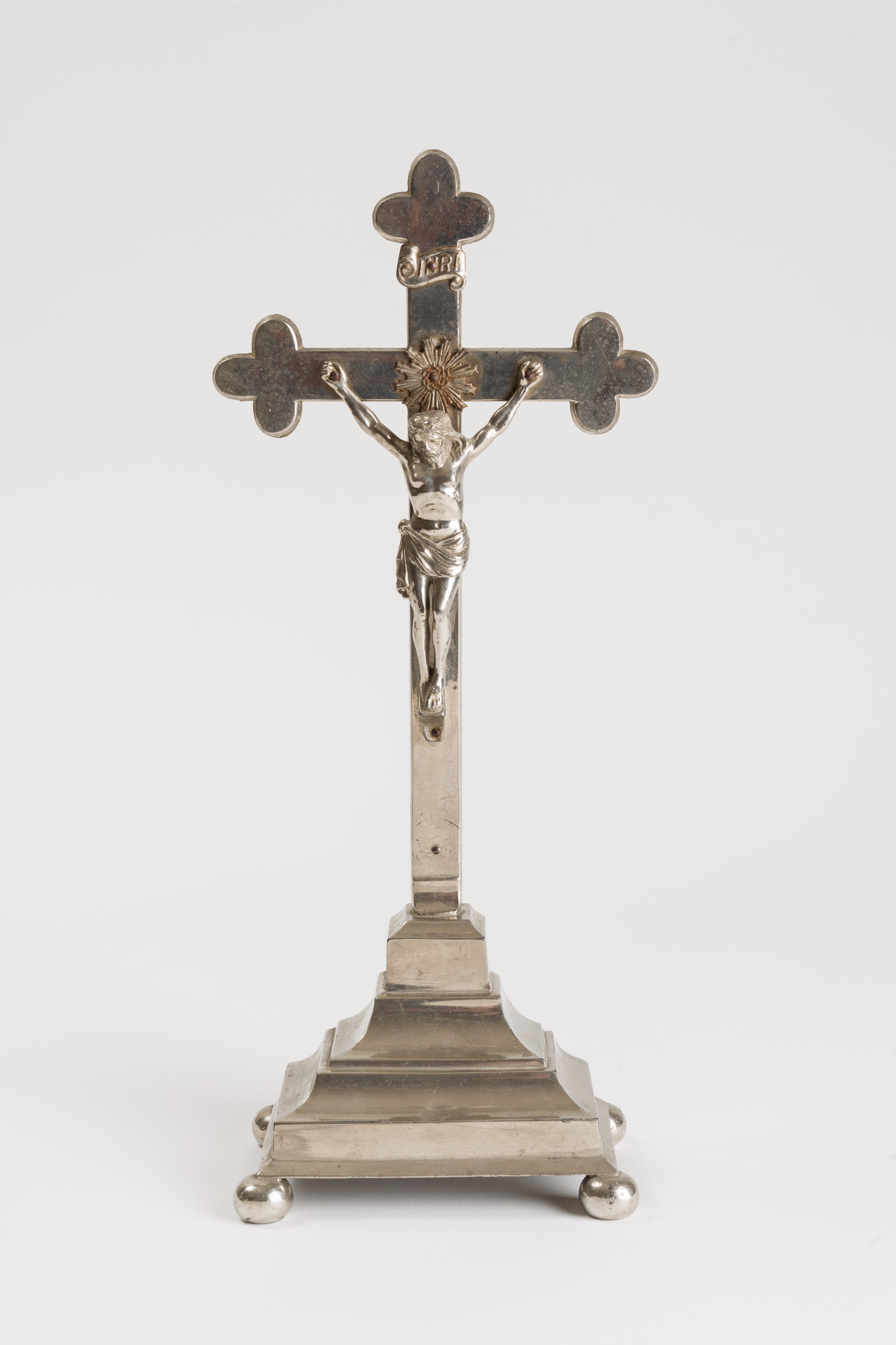 Kereszt; Kruzifix; "Jézusz ám Kreic" (Budaörsi Bleyer Jakab Heimatmuseum CC BY-NC-SA)