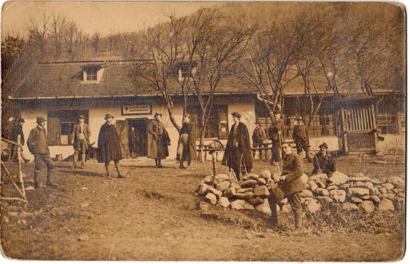 Ismeretleneket ábrázoló fénykép 1921-ből (Ferenczy Múzeumi Centrum CC BY-NC-SA)