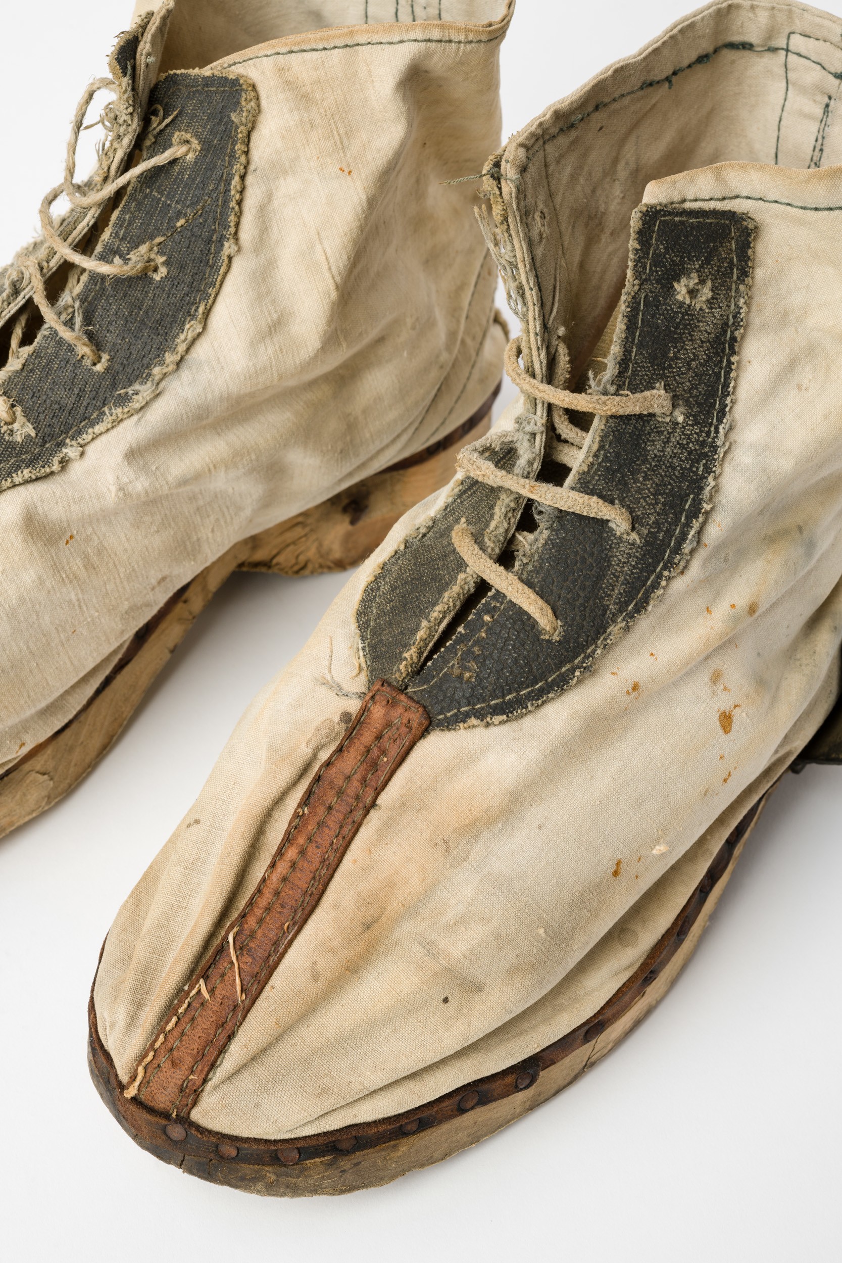 Nádvágó cipő pár (Rippl-Rónai Múzeum CC BY-NC-ND)