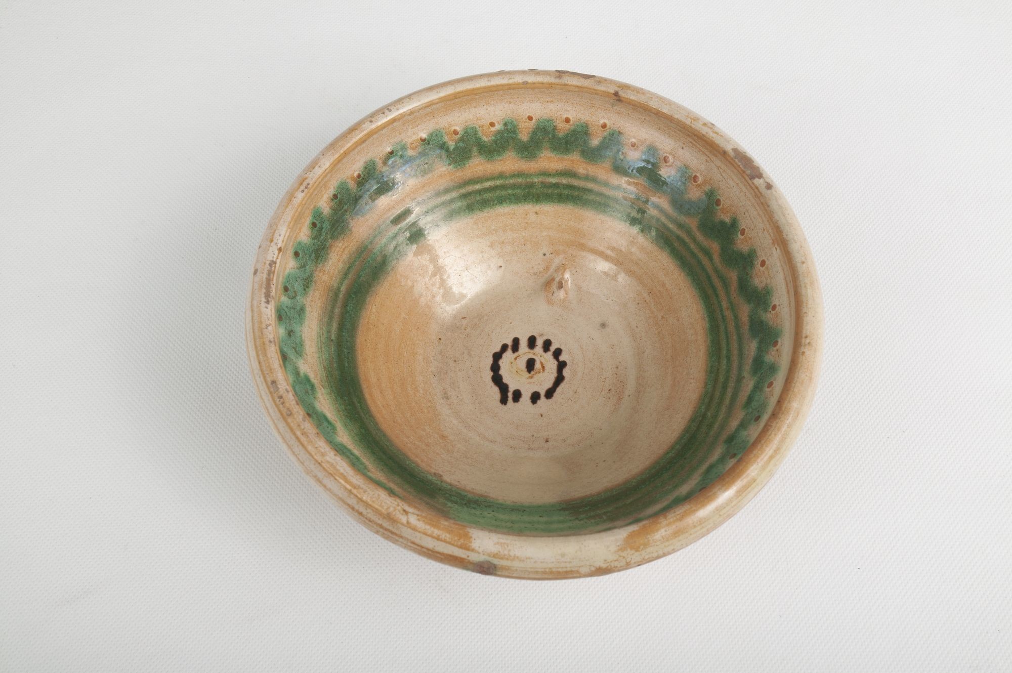 Cseréptál "övőtányér" (Rippl-Rónai Múzeum CC BY-NC-ND)