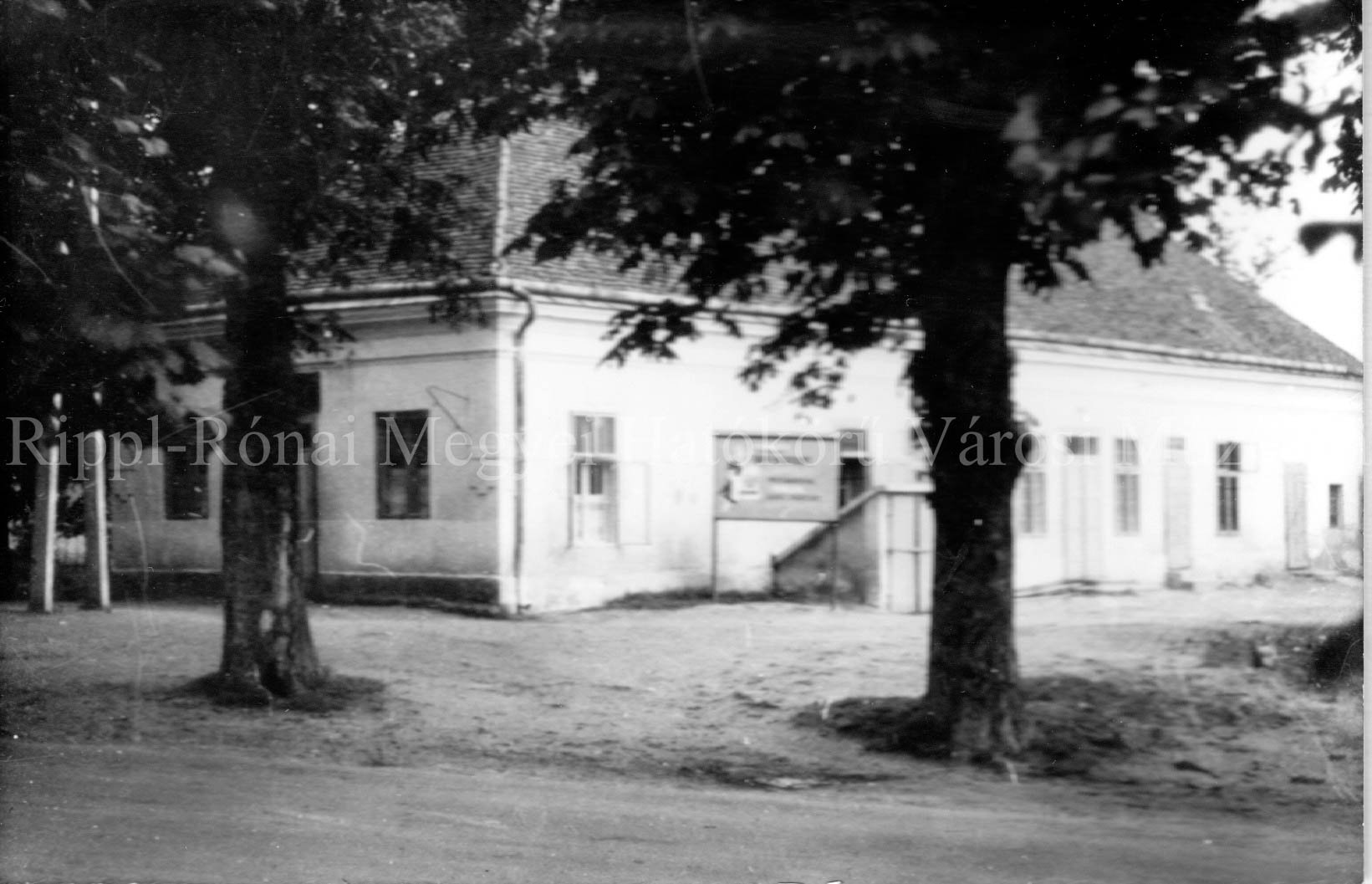 Általános iskola Inkén. 1945. előtt kastélyépület (Rippl-Rónai Múzeum CC BY-NC-SA)