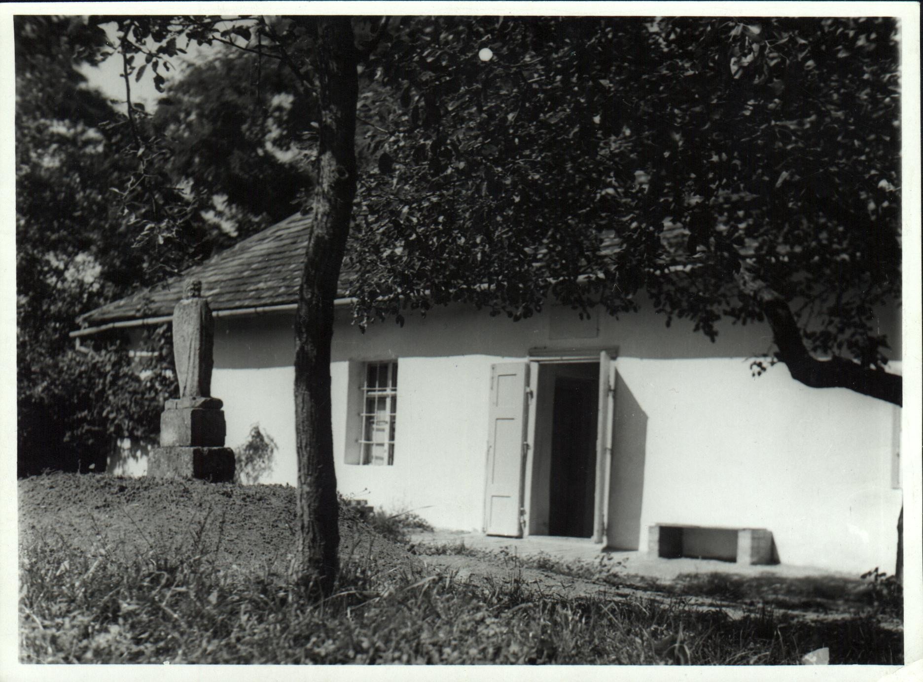 RRJ műterme, a Vincellérház. 1957 körül SK_2811 (Rippl-Rónai Múzeum CC BY-NC-ND)