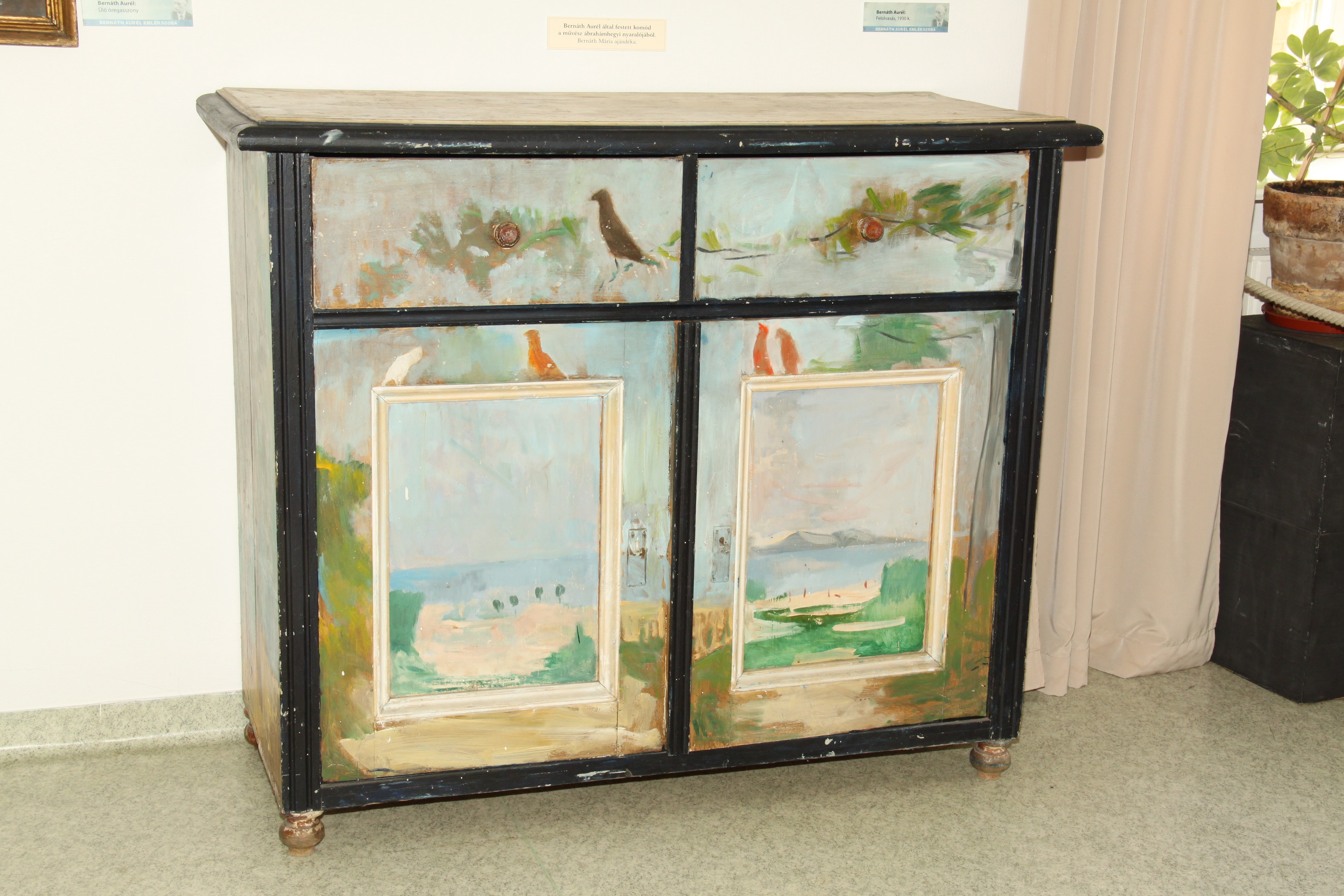 Festett szekrény, Bernáth Aurél festményeivel (Rippl-Rónai Múzeum CC BY-NC-ND)