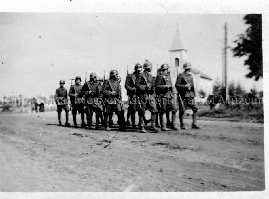Katonák menetelése (Rippl-Rónai Múzeum CC BY-NC-SA)