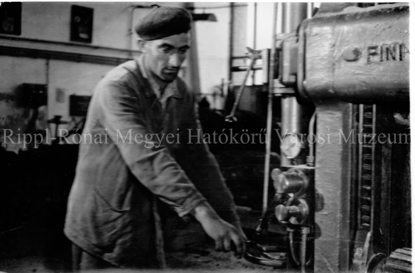 Kolárovits Ferenc a barcsi Fűrészüzem kerekfűrészese (Rippl-Rónai Múzeum CC BY-NC-SA)