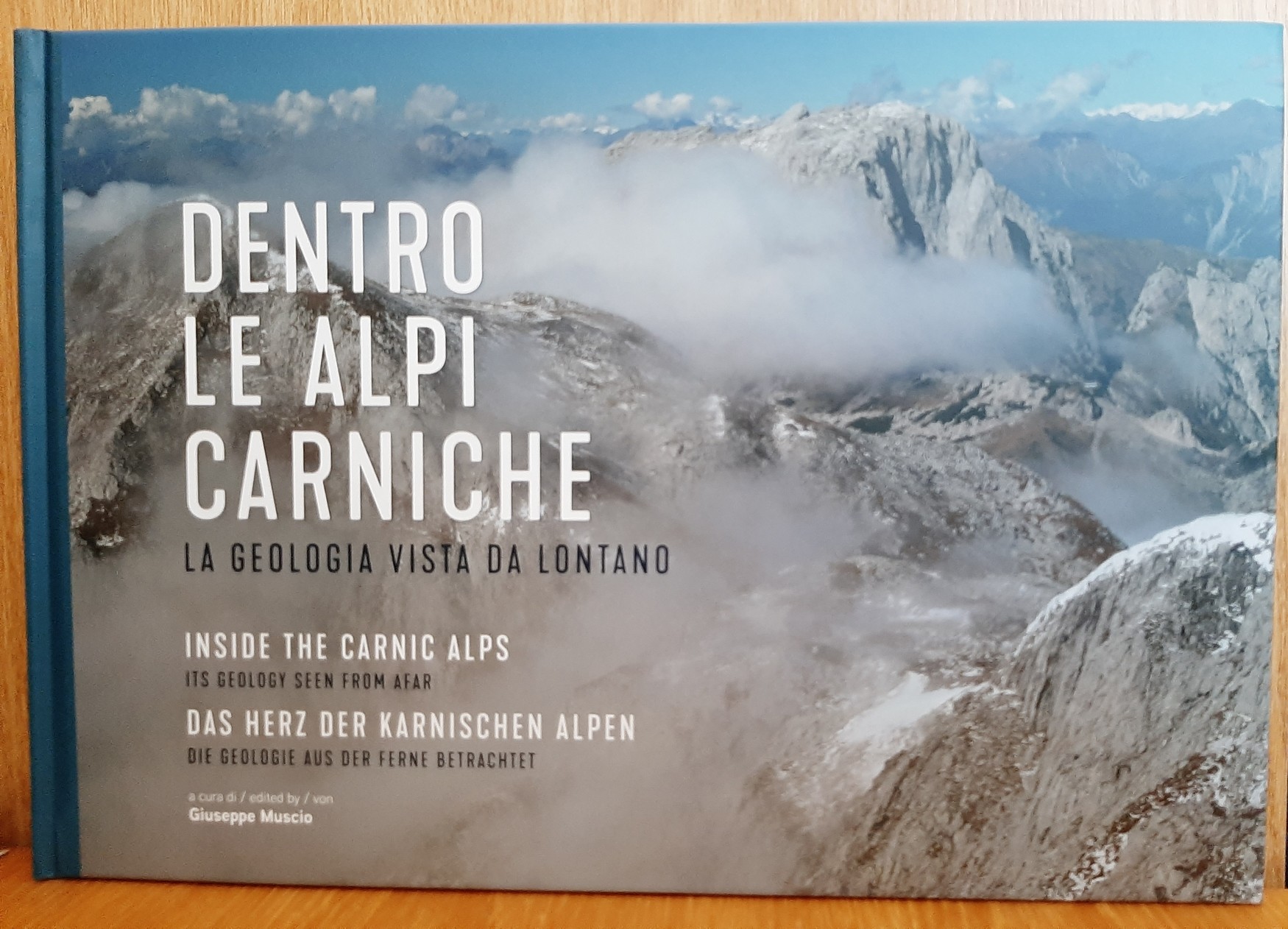Dentro le Alpi Carniche. La Geologia Vista da Lontano (Rippl-Rónai Múzeum CC BY-NC-ND)