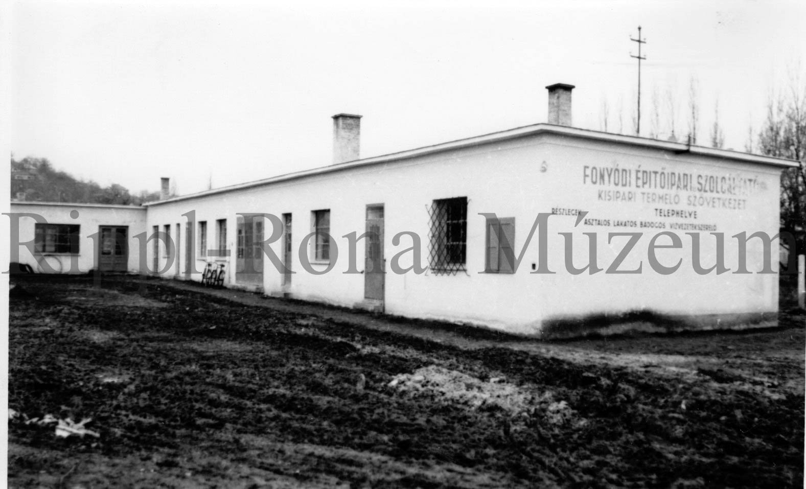 Új üzemházat épített a fonyódi Építőipari és Szolgáltató Ktsz (Rippl-Rónai Múzeum CC BY-NC-SA)