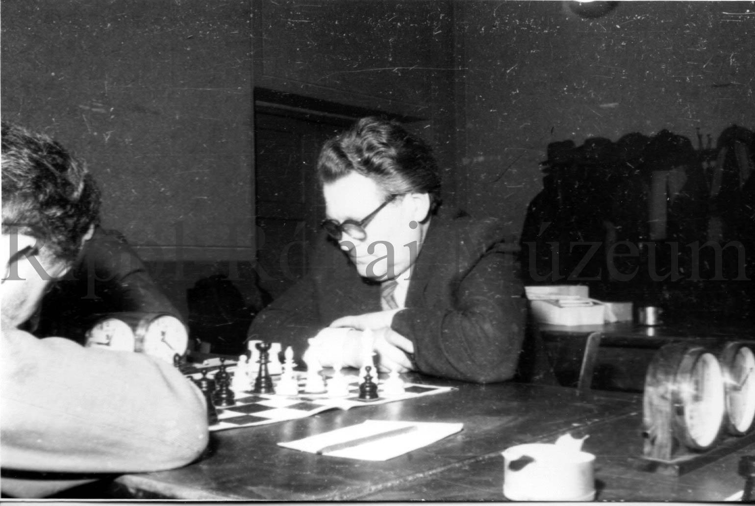 Dr. Turi Sándor a megyei sakkbajnokság döntőbe jutott résztvevője (Rippl-Rónai Múzeum CC BY-NC-SA)