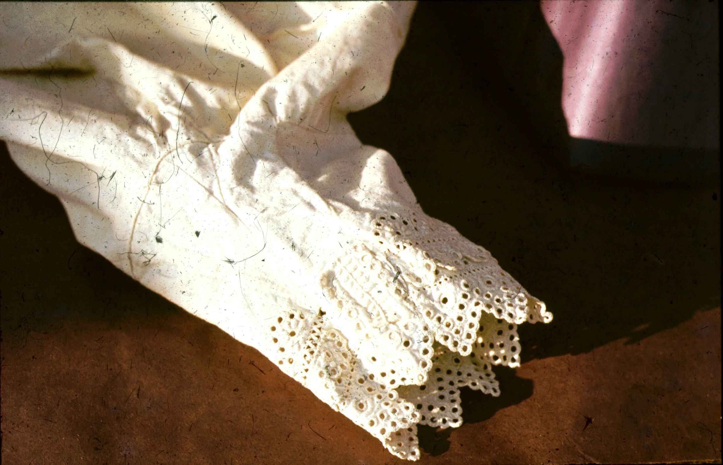 Törökkopányi fehérhímzéses női ing ujja (Rippl-Rónai Múzeum CC BY-NC-ND)