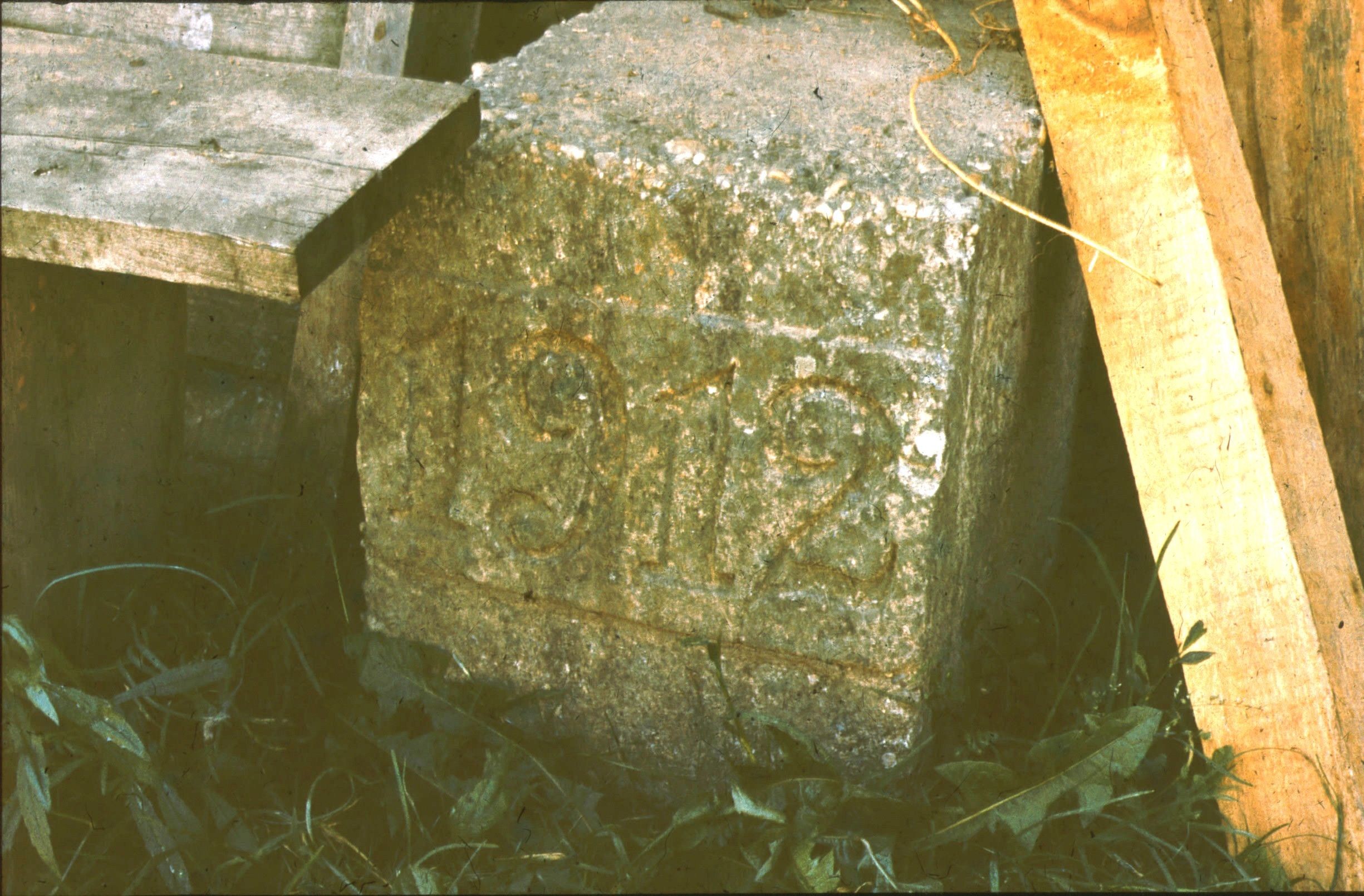Kukoricagóré betonalapja 1912-es évszámmal (Rippl-Rónai Múzeum CC BY-NC-ND)