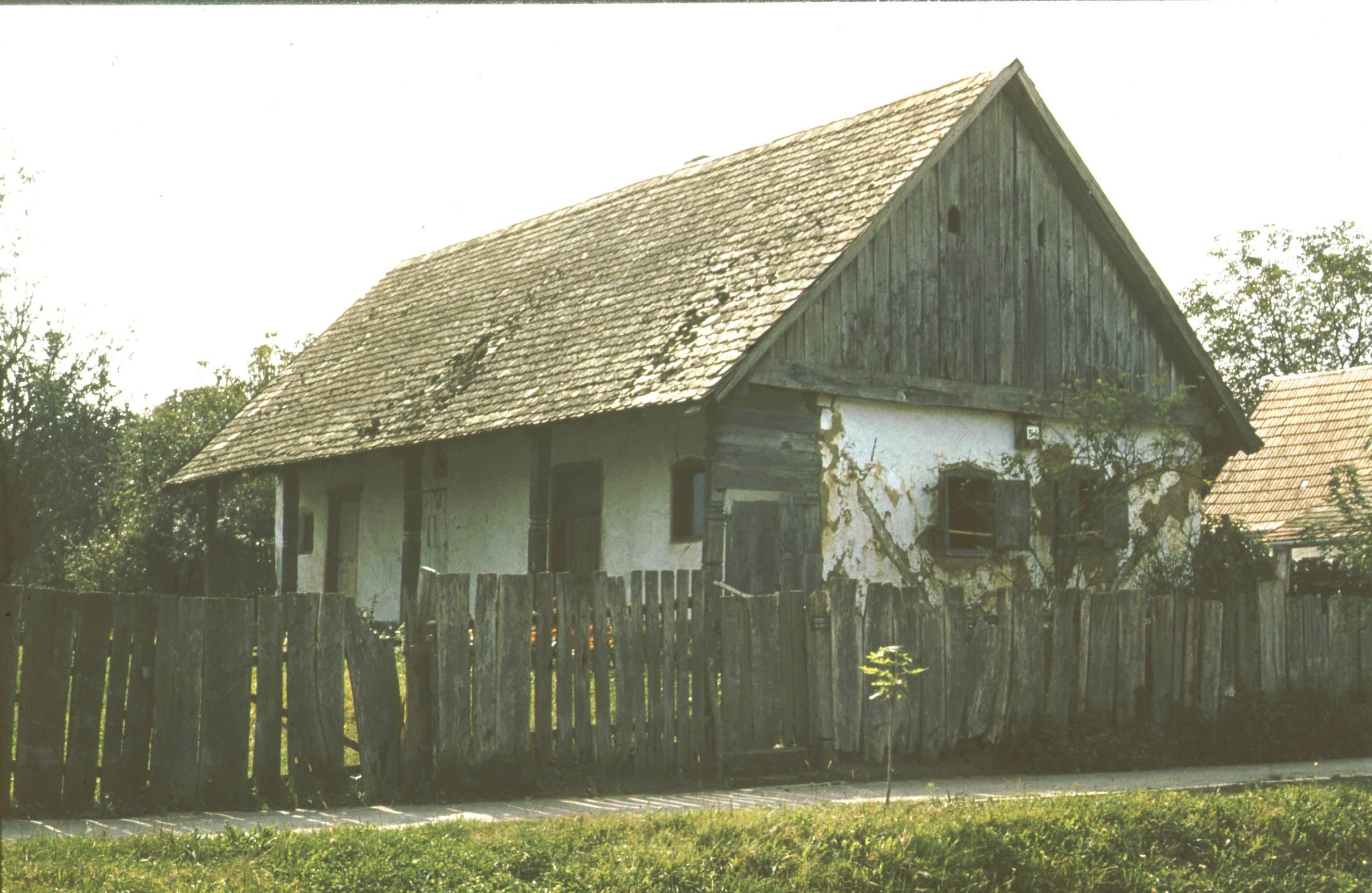 Lakótelek nézete ÉK-ről. Leendő tájház (Rippl-Rónai Múzeum CC BY-NC-ND)