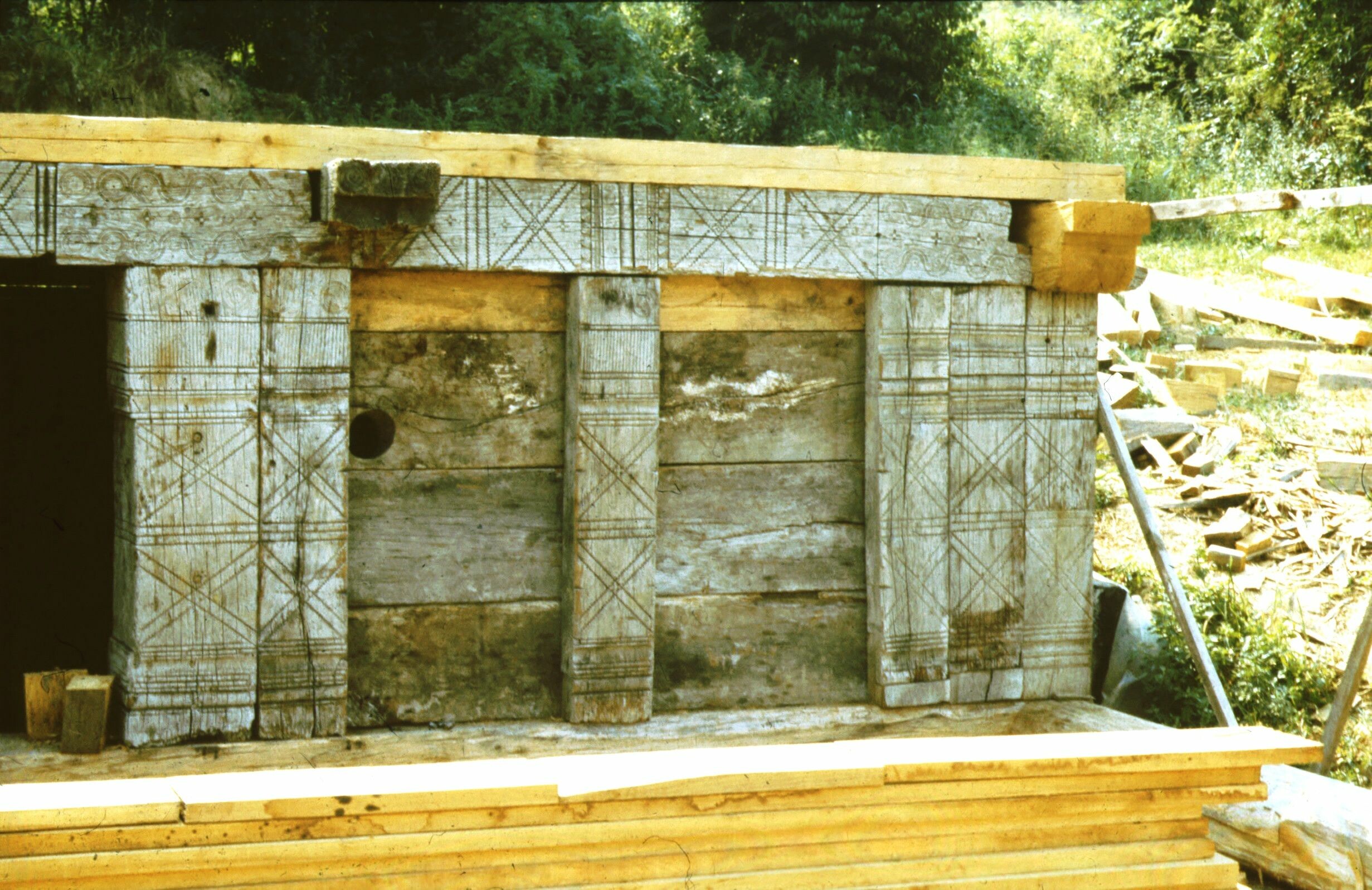 Az épülő szalacska-hegyi présház eredeti fala. Nézet ÉNY-ról (Rippl-Rónai Múzeum CC BY-NC-ND)