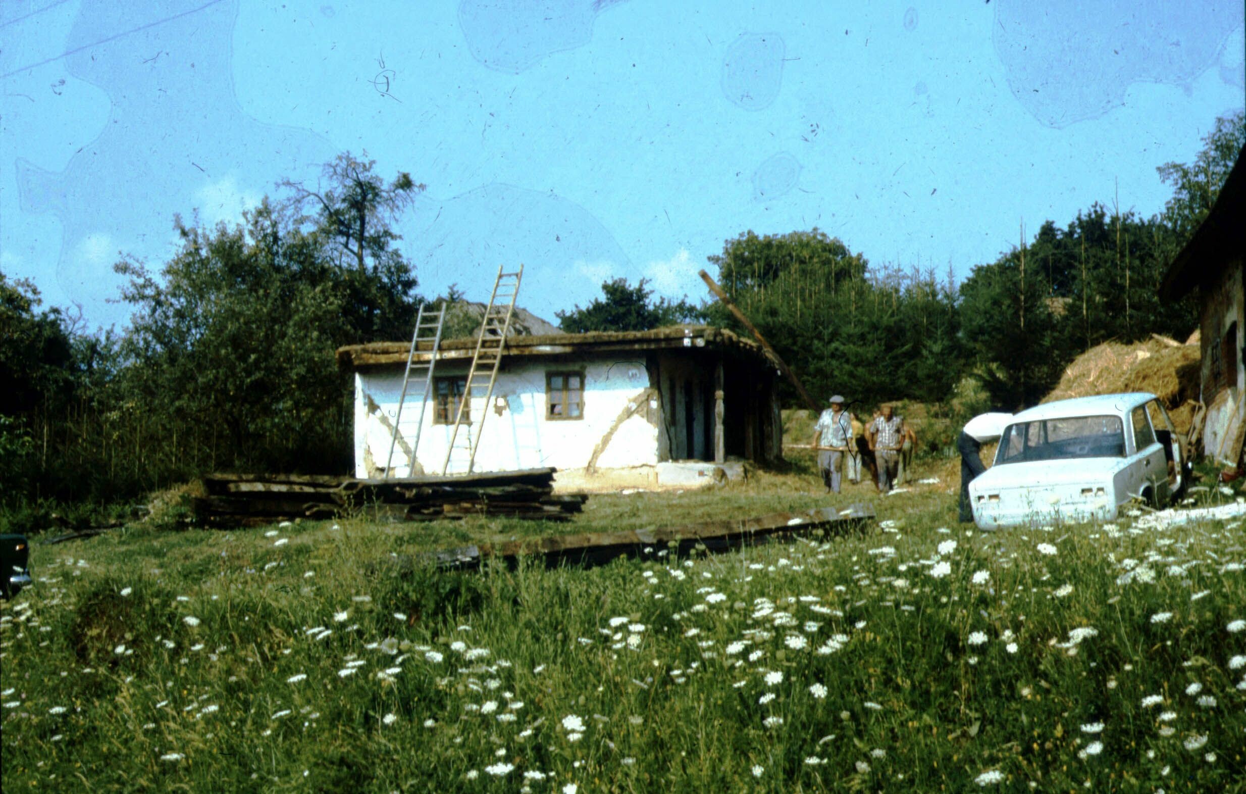 A lakóház látképe tetőszerkezet nélkül DNY-ról (Rippl-Rónai Múzeum CC BY-NC-ND)