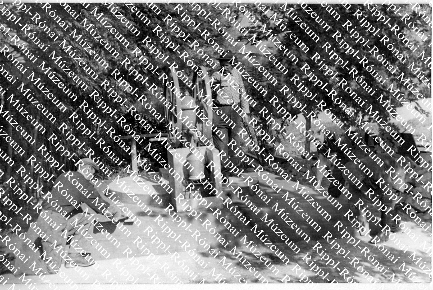 A tapsonyi Községi Tanács új szivattyús kutat épített (Rippl-Rónai Múzeum CC BY-NC-SA)