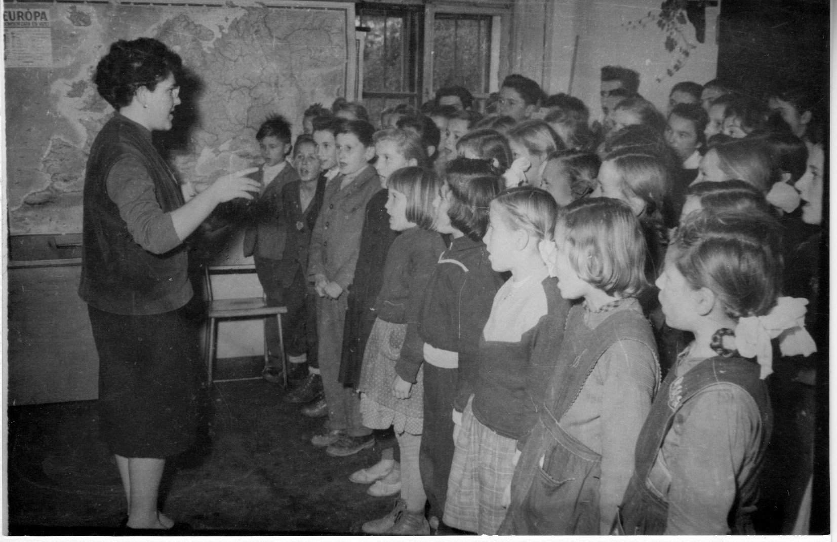 Énekóra a taranyi Általános Iskolában (Rippl-Rónai Múzeum CC BY-NC-SA)
