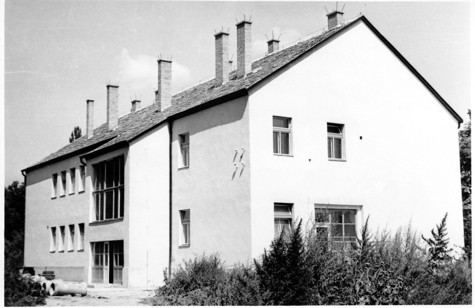 Az öreglaki iskola új épülete (Rippl-Rónai Múzeum CC BY-NC-SA)