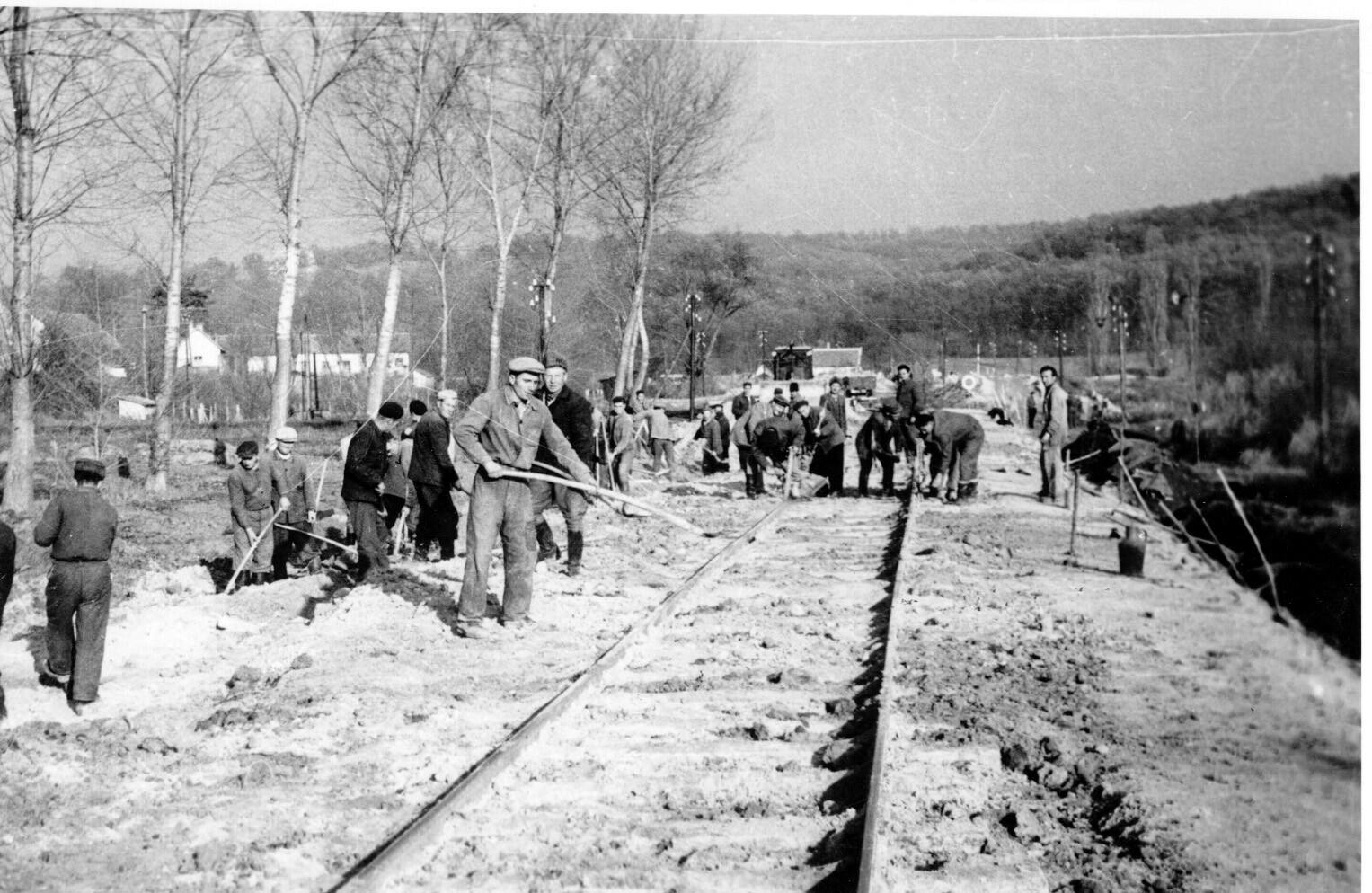Átépítik a síneket a daránypusztai állomás körzetében (Rippl-Rónai Múzeum CC BY-NC-SA)