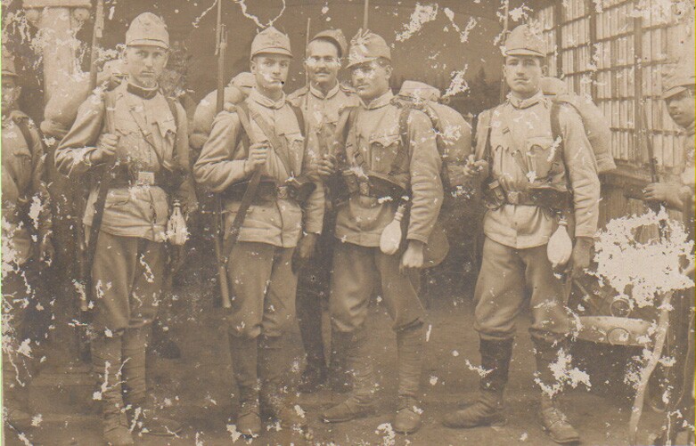 Első világháborús bevonuló katonákat ábrázoló csoportkép (Rippl-Rónai Múzeum CC BY-NC-ND)