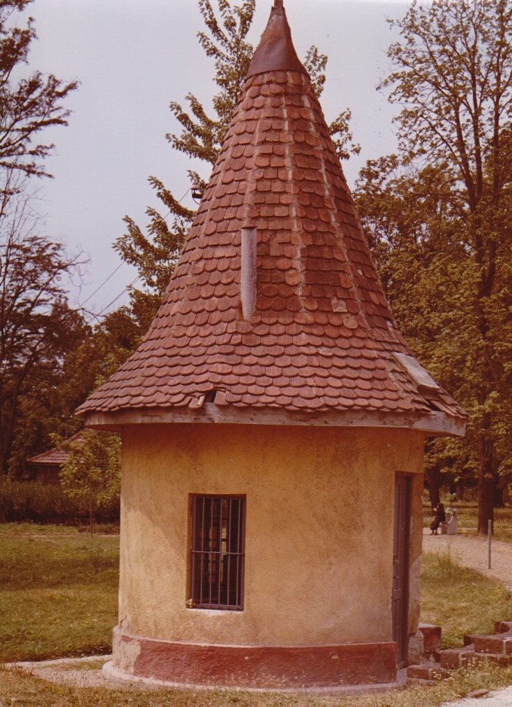Balatoni Vízművek. A régi vízmű kút gépháza (Rippl-Rónai Múzeum CC BY-NC-SA)