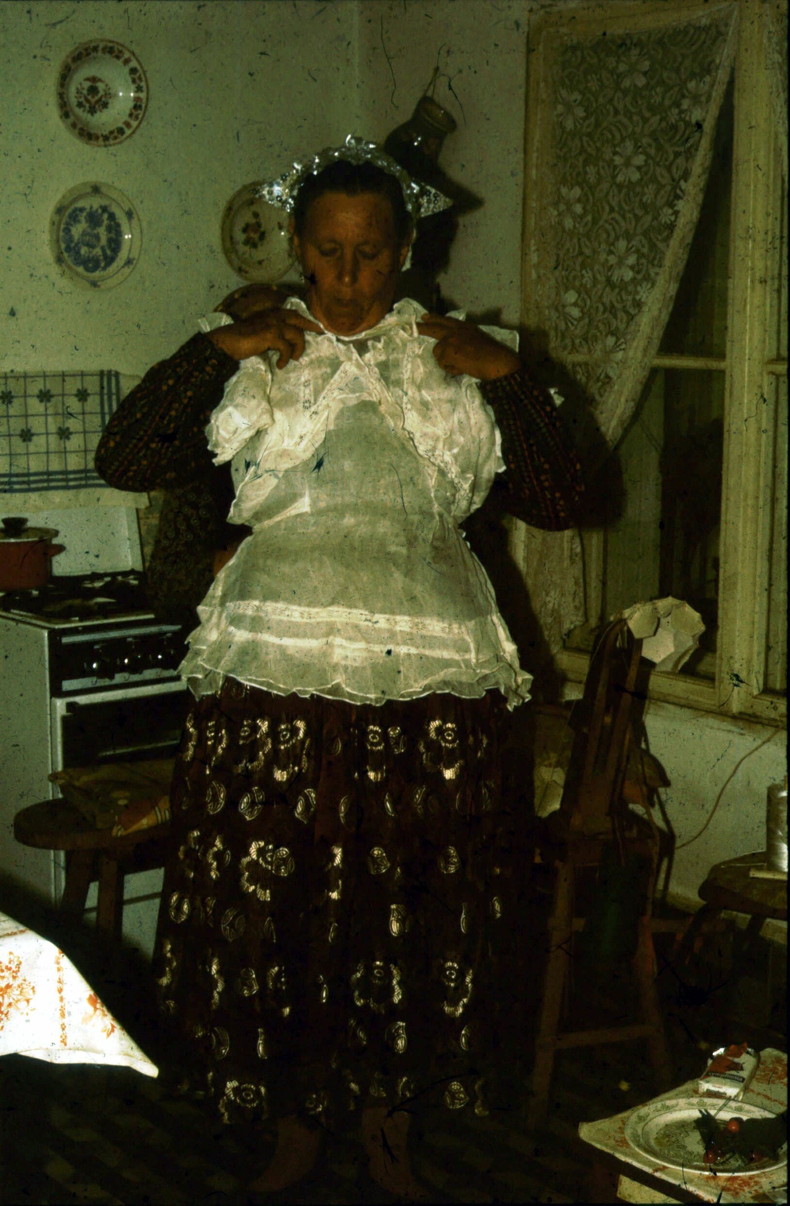Asszony viseletben, Törökkoppány (Rippl-Rónai Múzeum CC BY-NC-ND)
