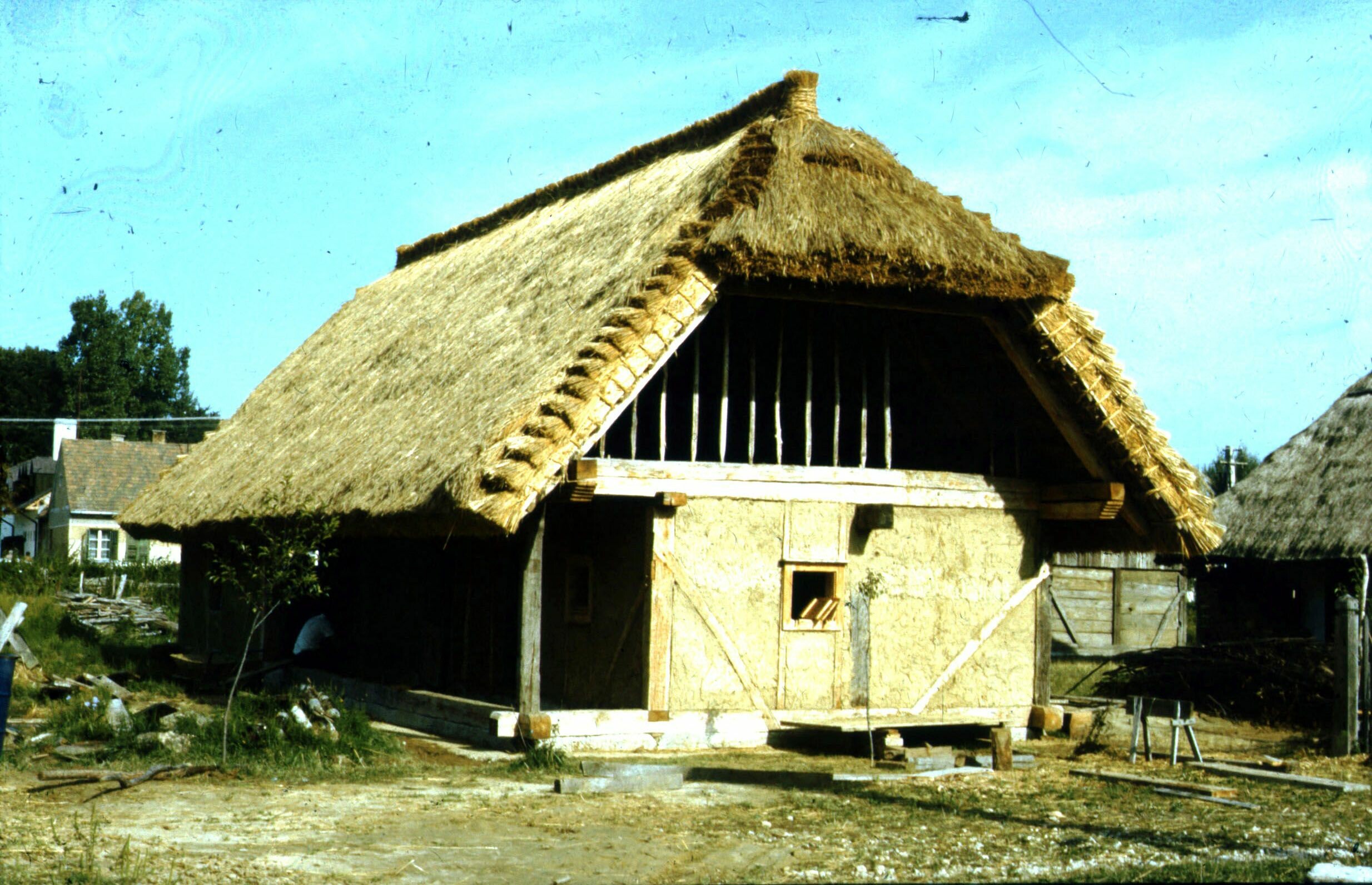 A somogyszobi lakóház nézete DK-ről. Szennai Szabadtéri Néprajzi Gyűjtemény. (Rippl-Rónai Múzeum CC BY-NC-ND)