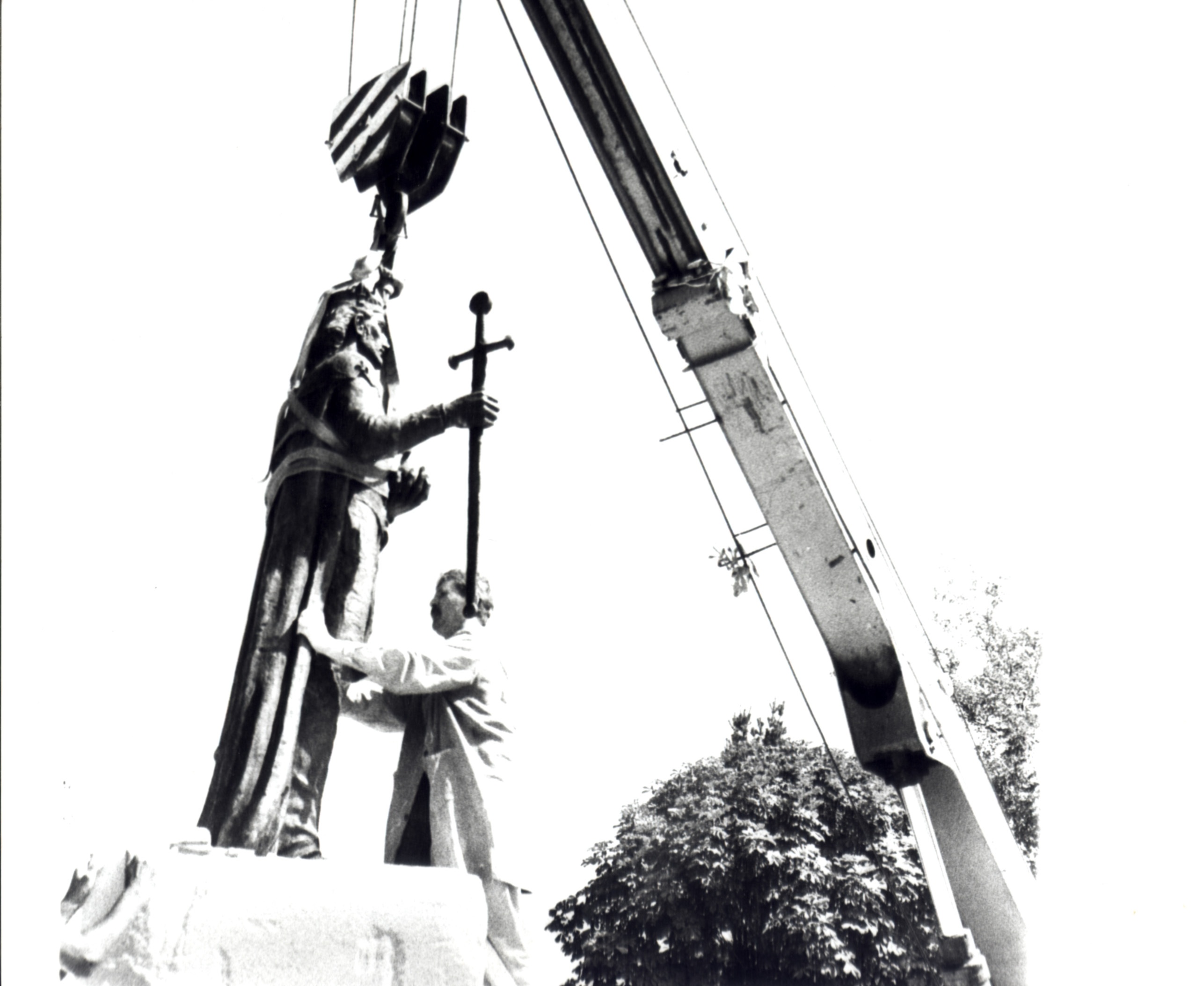 Szent István szobor felállítása (Nagyatádi Kulturális és Sport Központ – Városi Múzeum CC BY-NC-SA)