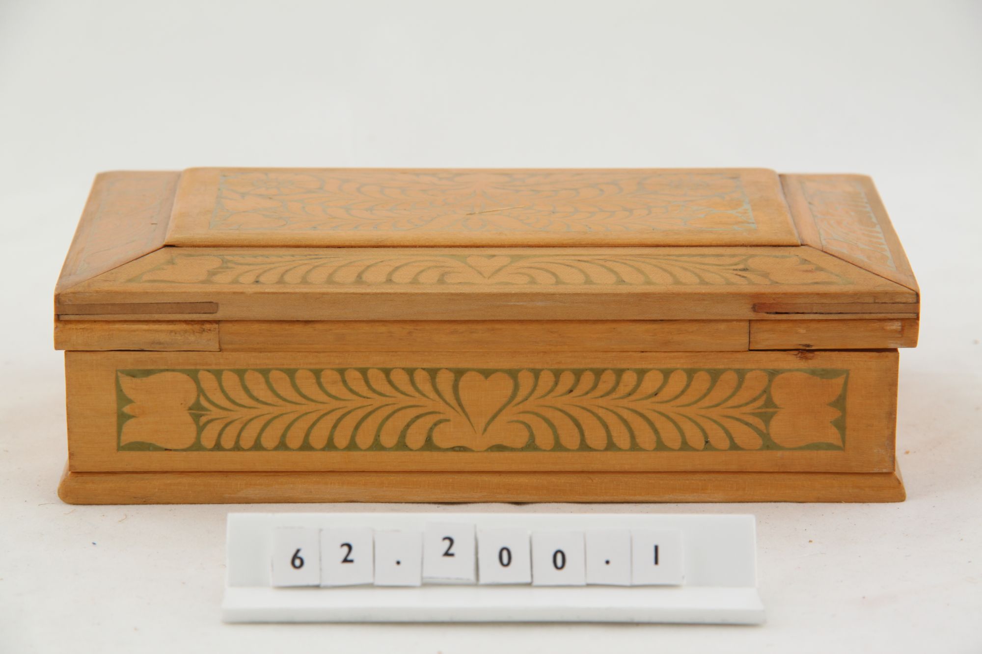 spanyolozott doboz (Rippl-Rónai Múzeum RR-F)