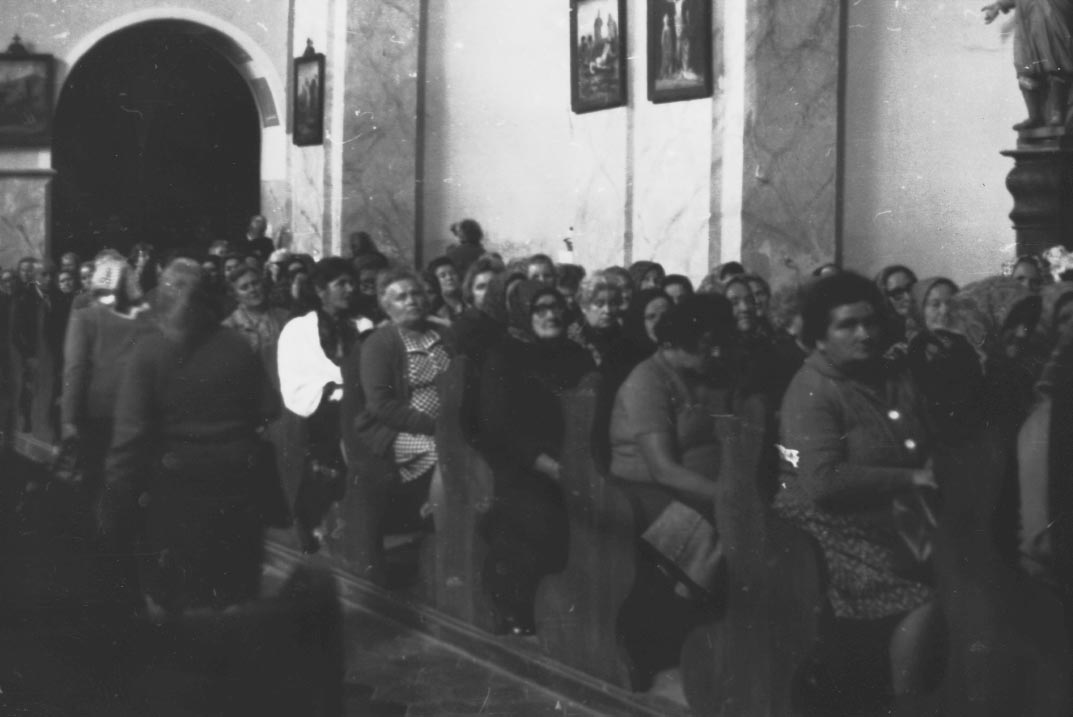Gyülekezet a templomban (Rippl-Rónai Múzeum RR-F)