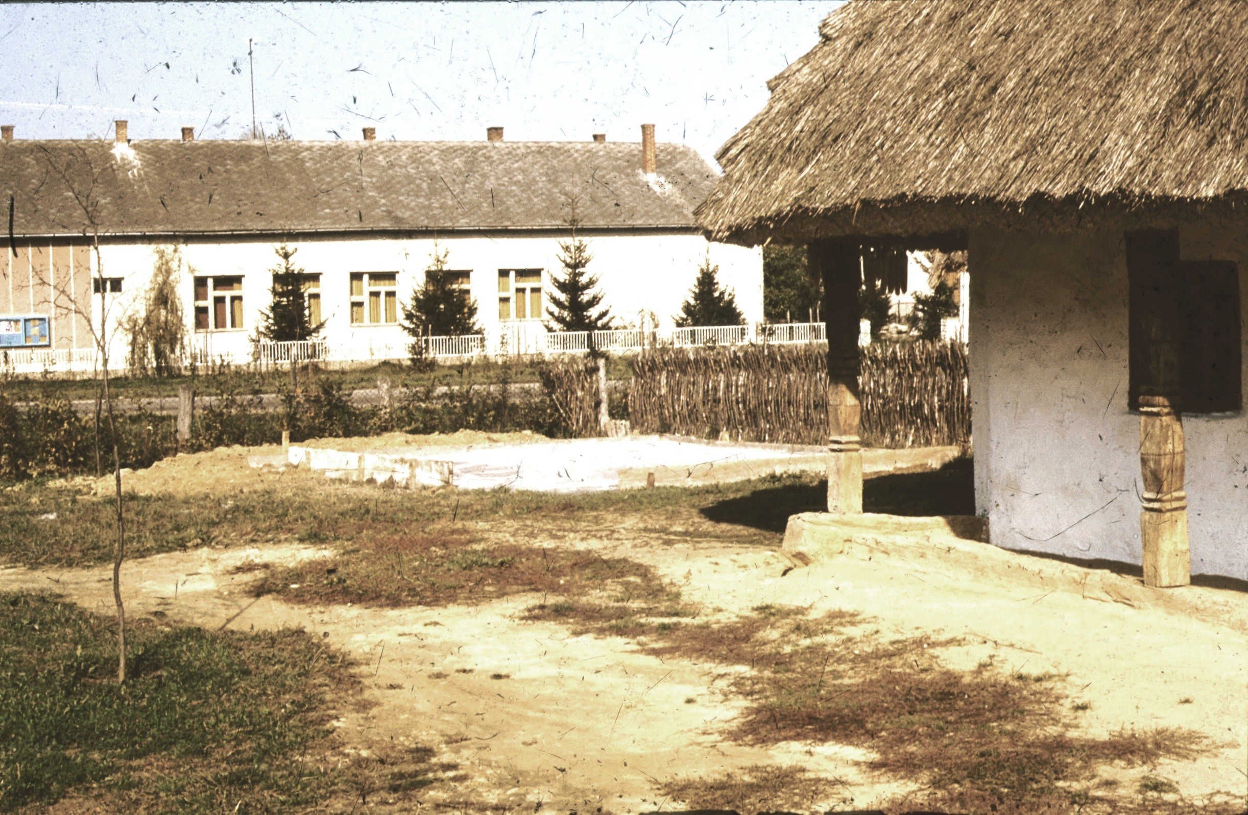A bodvicai istálló beton alapja DNy-ról (kisbajomi telek) (Rippl-Rónai Múzeum RR-F)