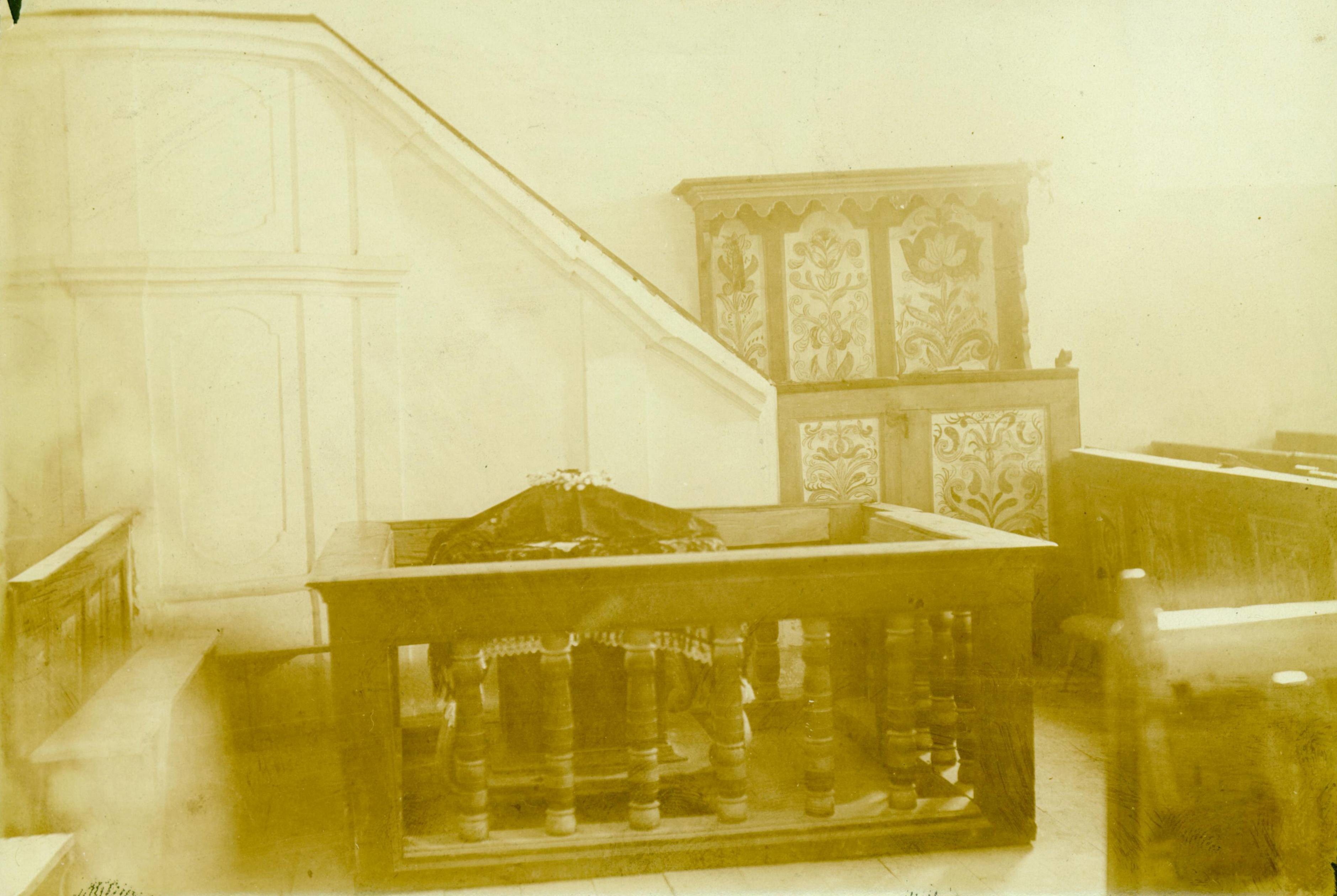 A szennai református templom Mózes padja, szószéke 1785-ből (Rippl-Rónai Múzeum RR-F)